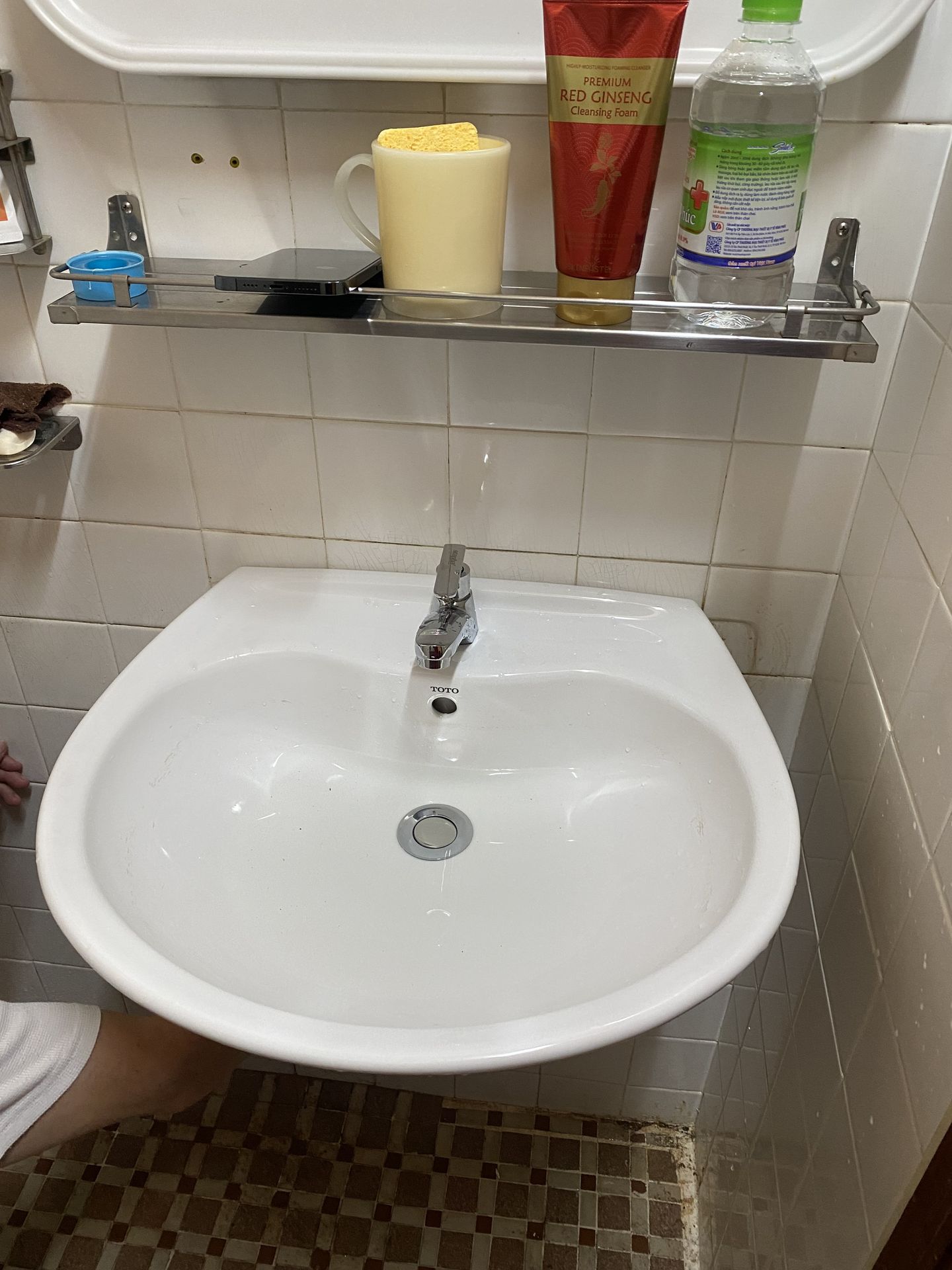 Đánh giá sản phẩm Chậu lavabo treo tường TOTO LT300C