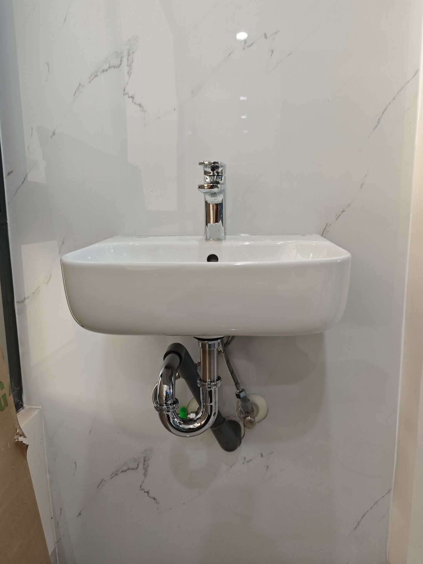 Đánh giá sản phẩm Chậu rửa lavabo treo tường Viglacera V23 chân lửng