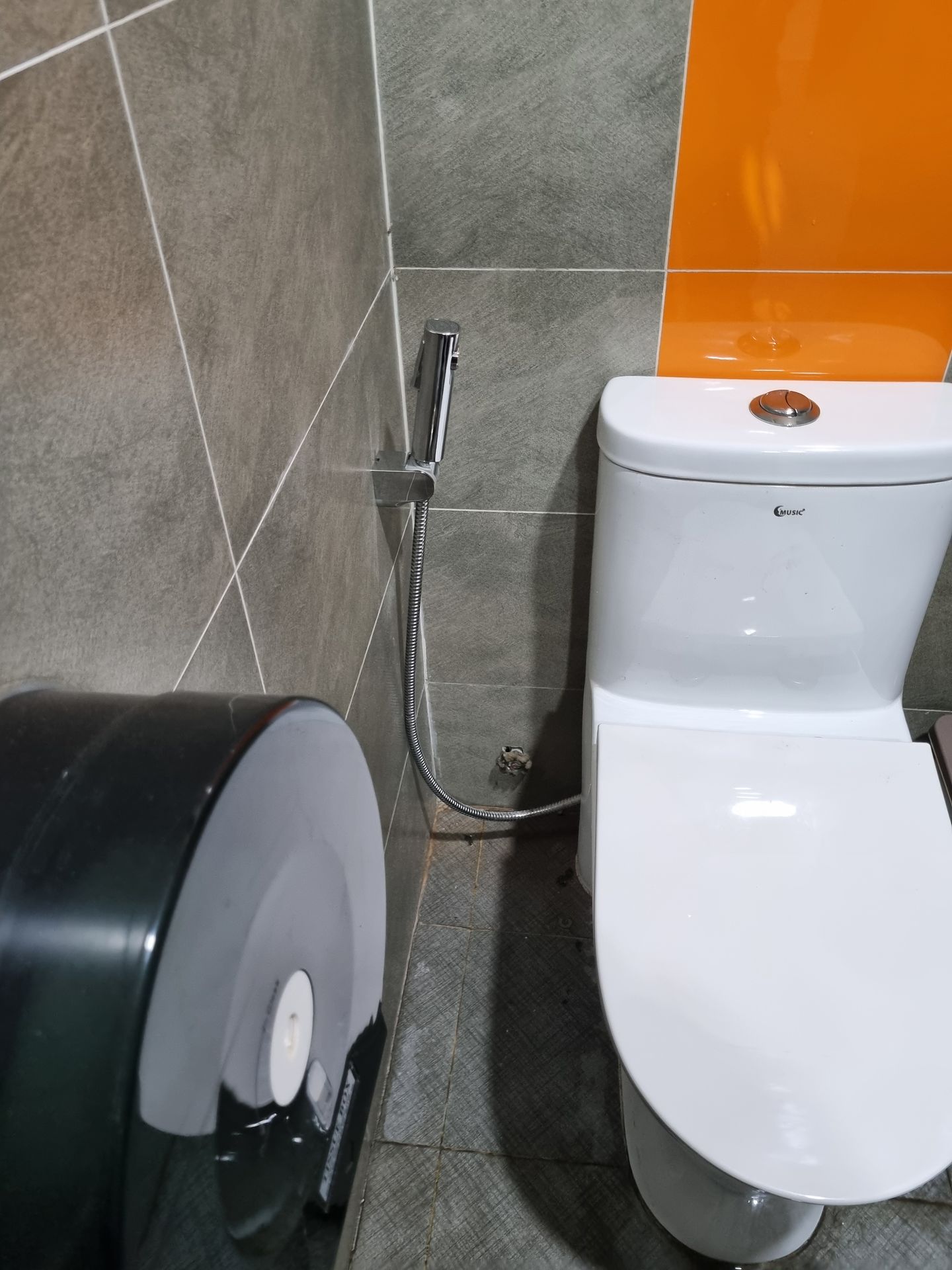 Đánh giá sản phẩm Vòi xịt vệ sinh COTTO CT9911#CR(HM)