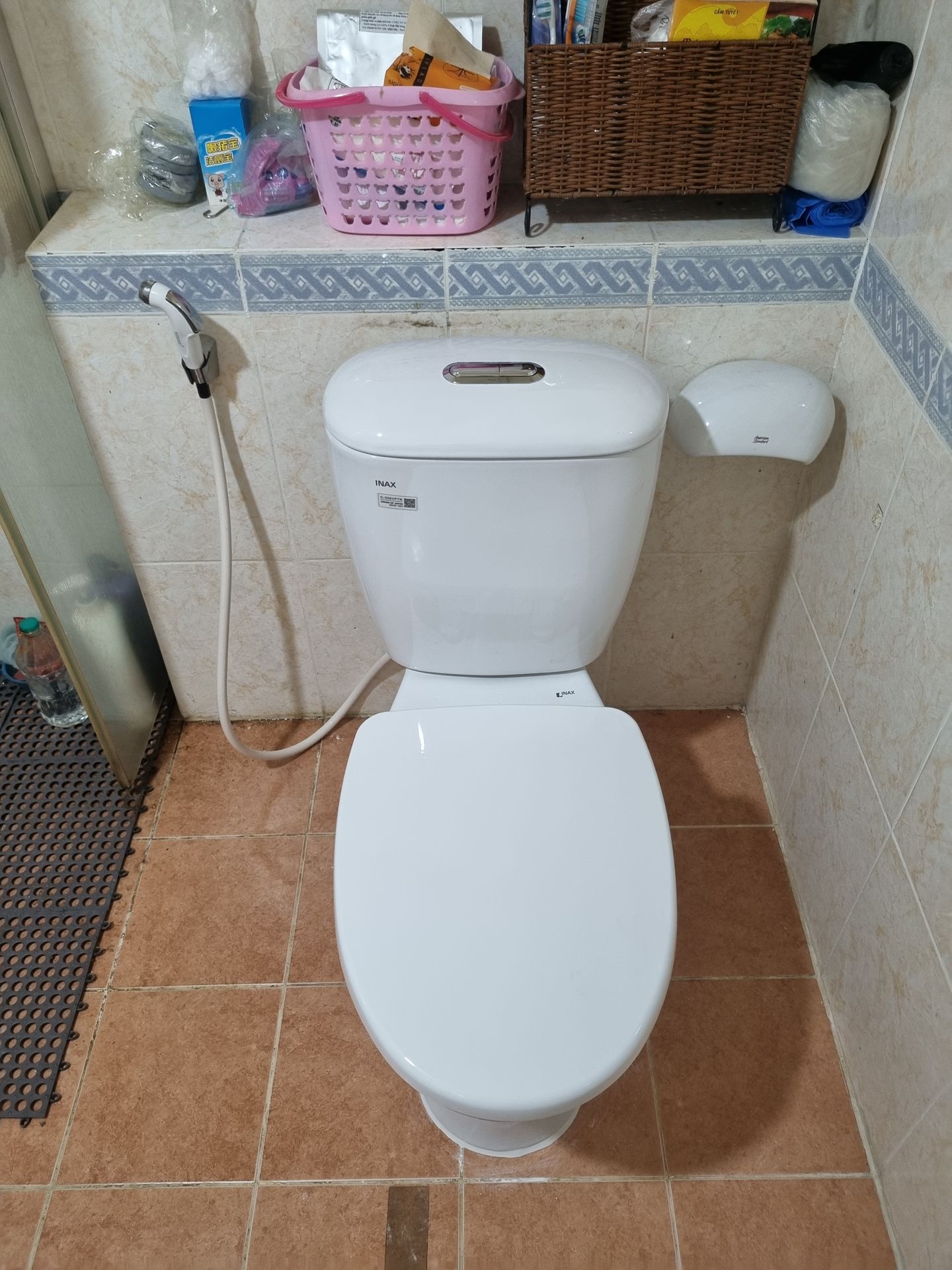 Đánh giá sản phẩm Bồn cầu 2 khối INAX C-306VPTN (C306VPTN) nắp đóng êm