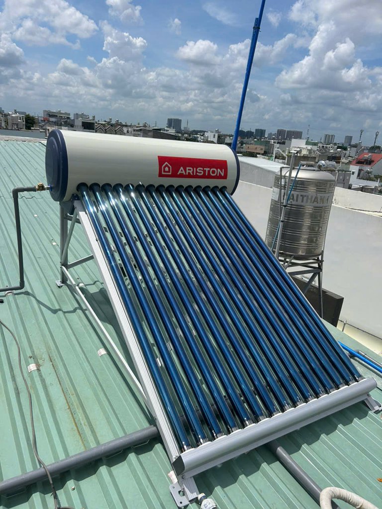 Đánh giá sản phẩm Máy nước nóng năng lượng mặt trời dạng ống Ariston ECO TUBE