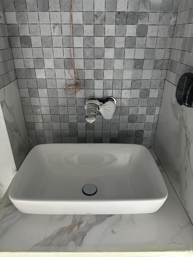 Đánh giá sản phẩm Chậu lavabo đặt bàn Galalato TOTO PJS06WE#GW (PJS06WEGW) trắng bóng