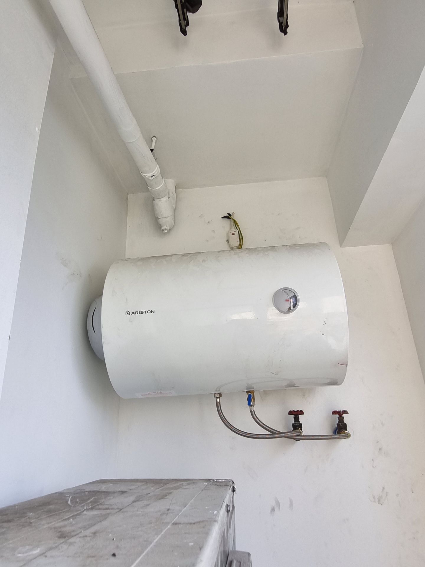 Đánh giá sản phẩm Máy nước nóng gián tiếp Pro R Ariston ngang/ đứng