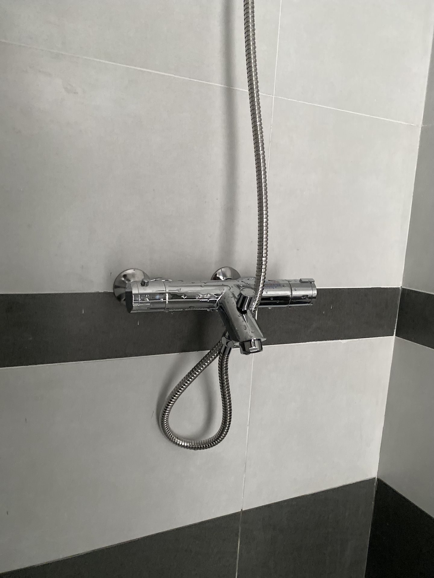 Đánh giá sản phẩm Bộ vòi sen tắm nhiệt độ Caesar TS617