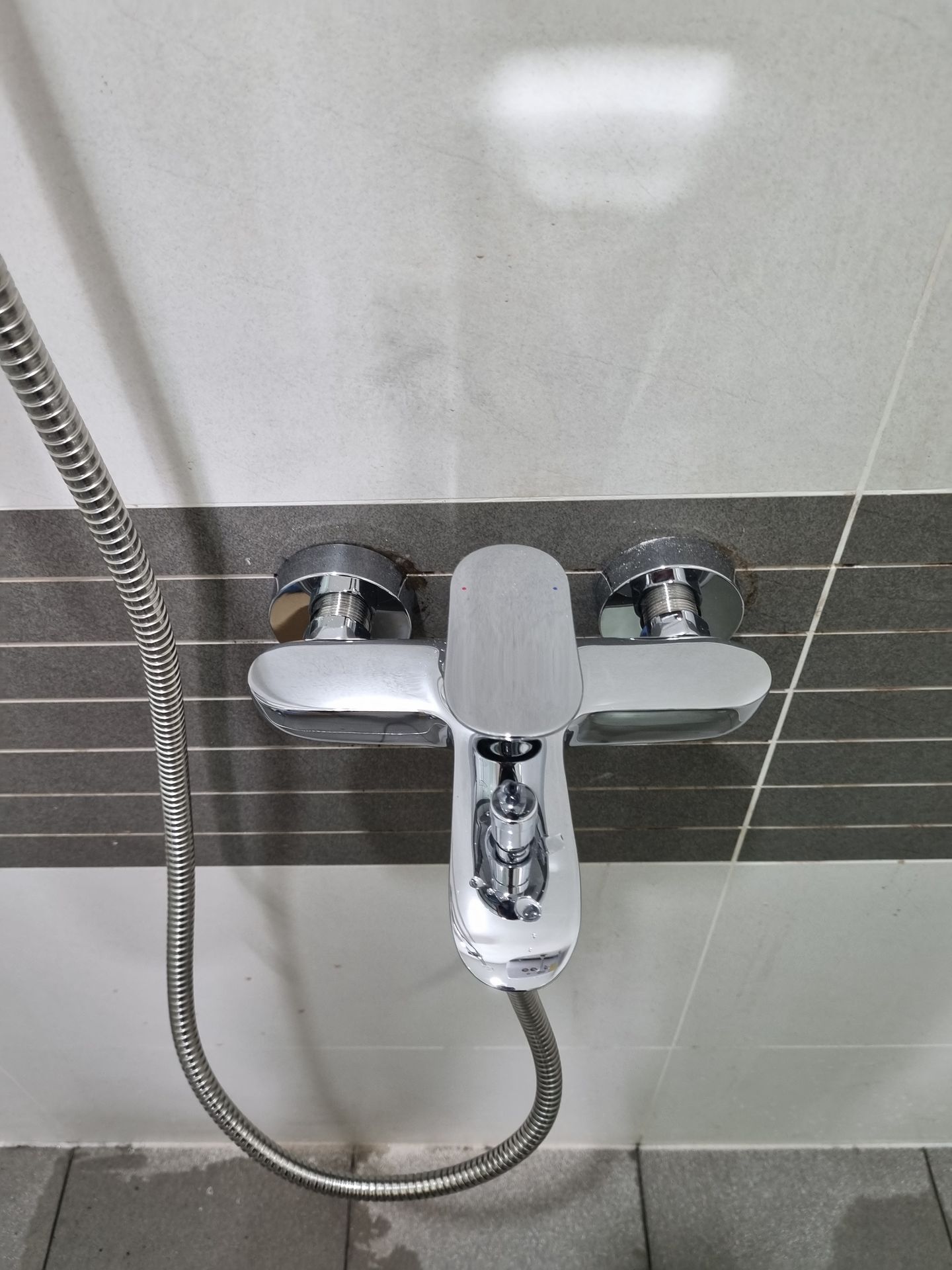 Đánh giá sản phẩm Bộ sen tắm nóng lạnh TOTO TBG01302VA TBW07009A (3 chế độ)