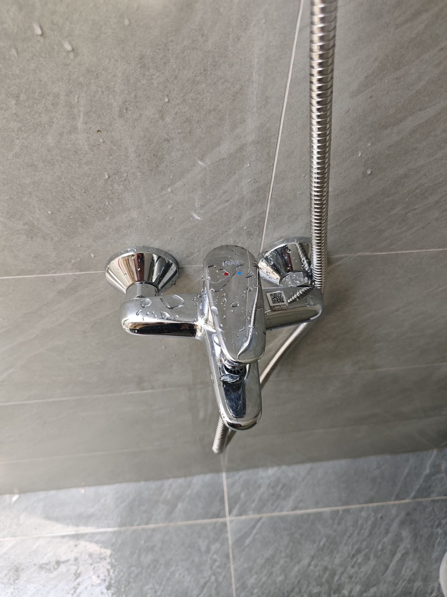 Đánh giá sản phẩm Bộ vòi sen tắm nóng lạnh INAX BFV-1113S-8C (BFV1113S8C)