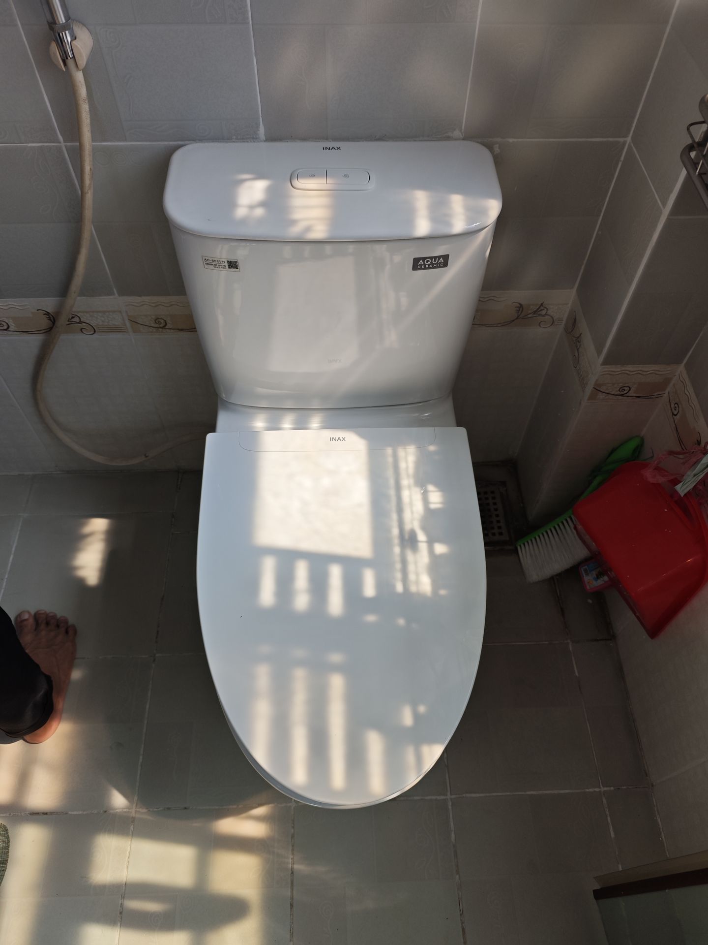 Đánh giá sản phẩm Bồn cầu 2 khối INAX AC-602VN (AC602VN) nắp đóng êm