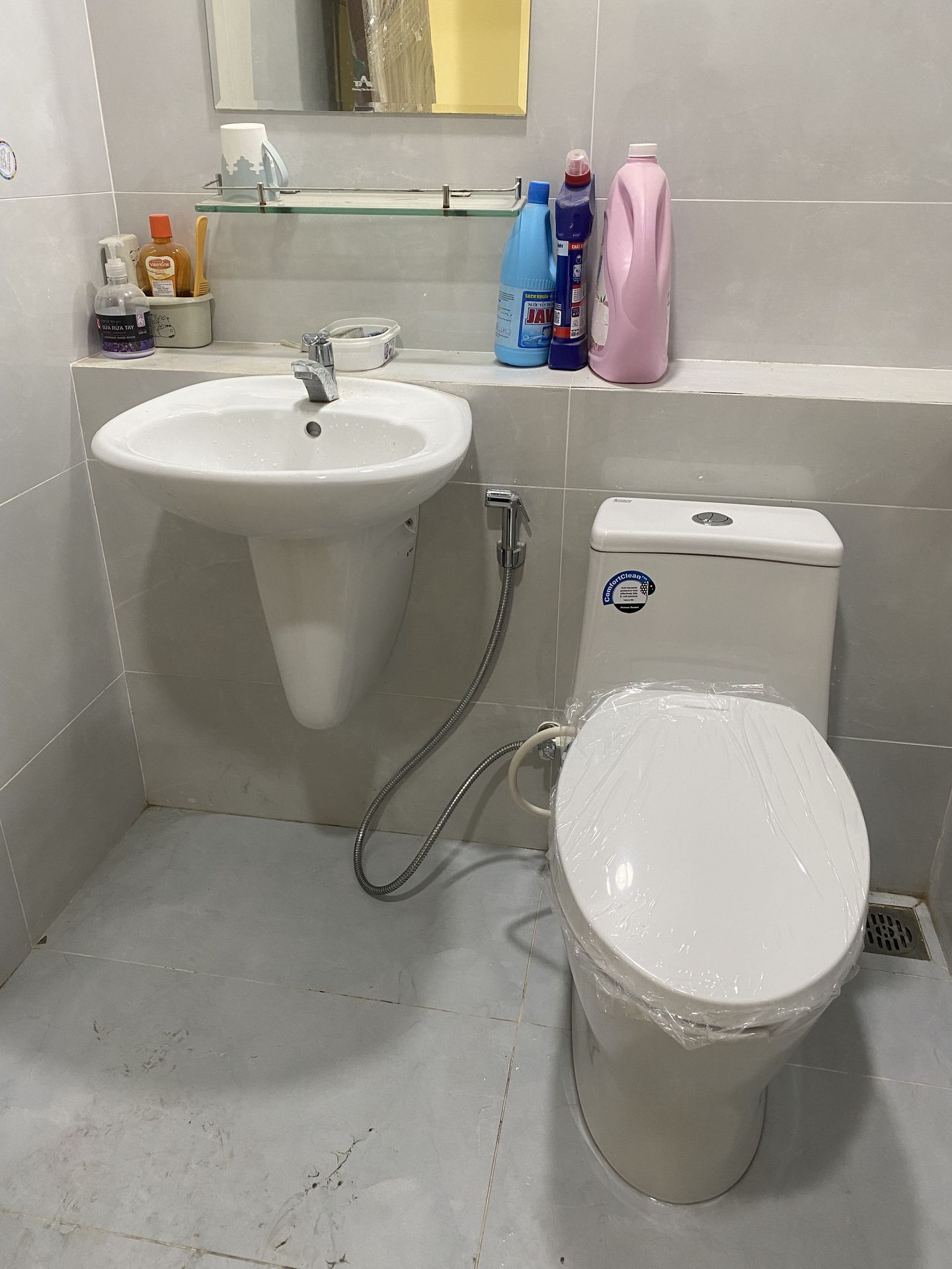 Đánh giá sản phẩm Bồn cầu 1 khối thoát ngang American Standard VF-2530P (VF2530P)