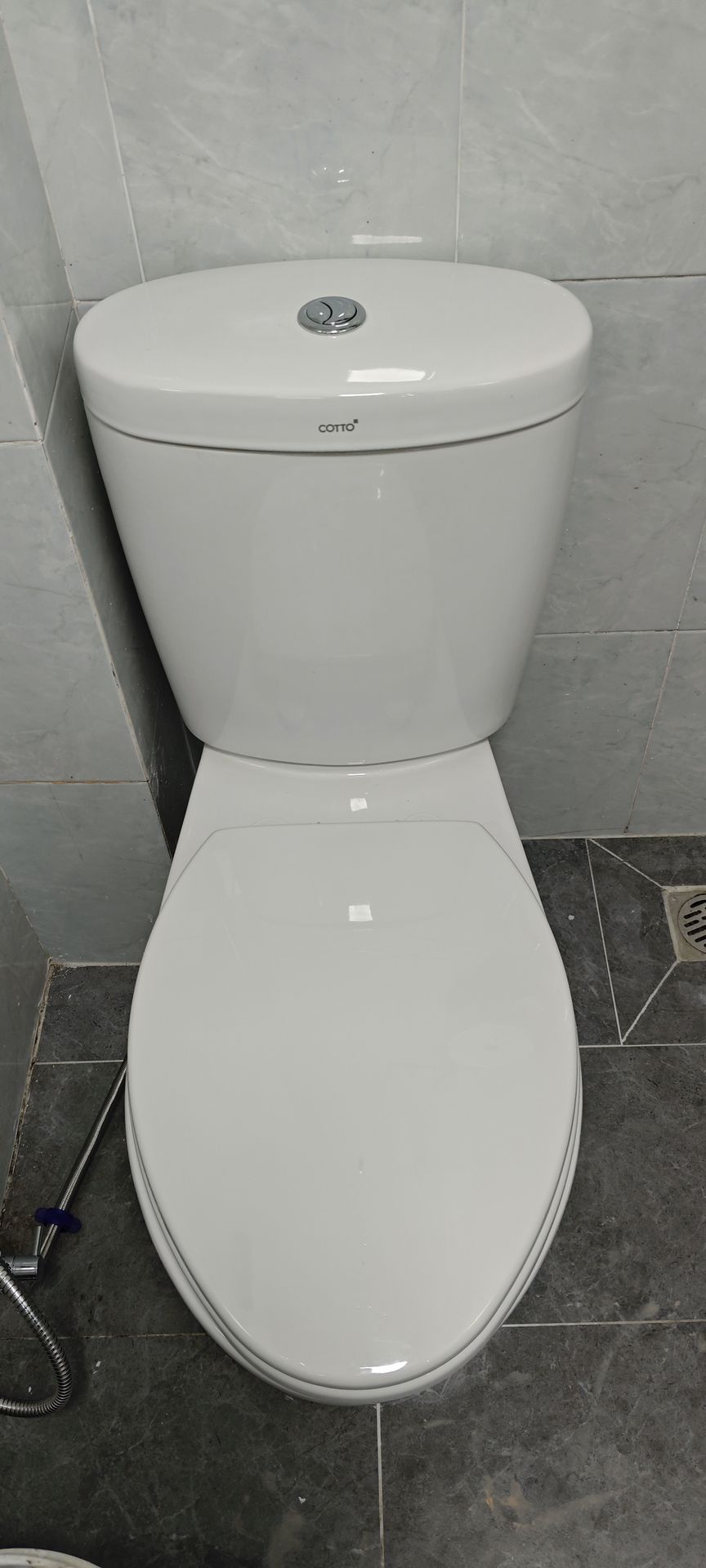 Đánh giá sản phẩm Bồn cầu 2 khối COTTO C1389 nắp êm dòng Timon