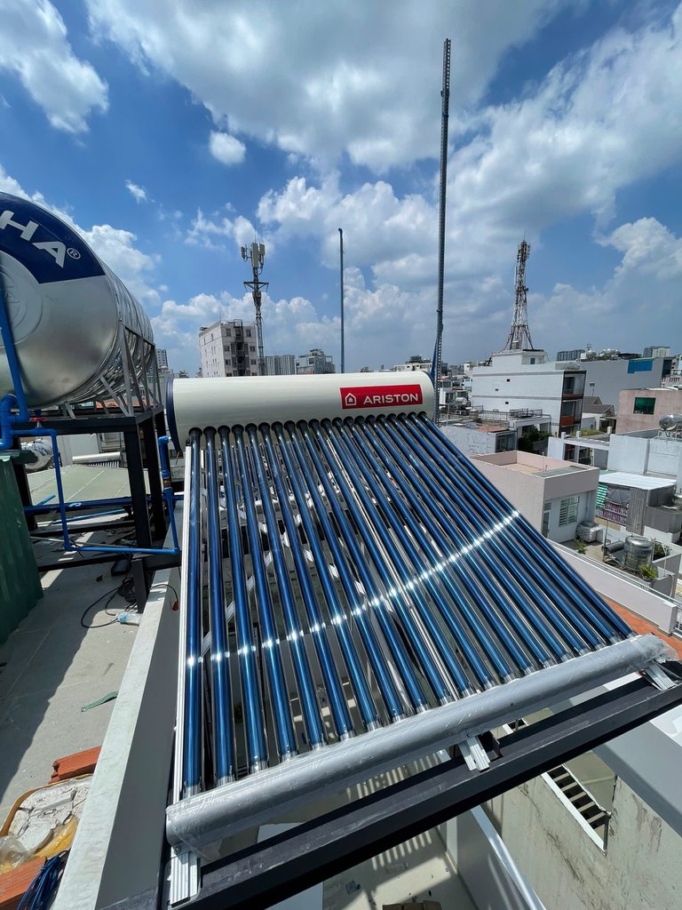Đánh giá sản phẩm Máy nước nóng năng lượng mặt trời dạng ống Ariston ECO TUBE