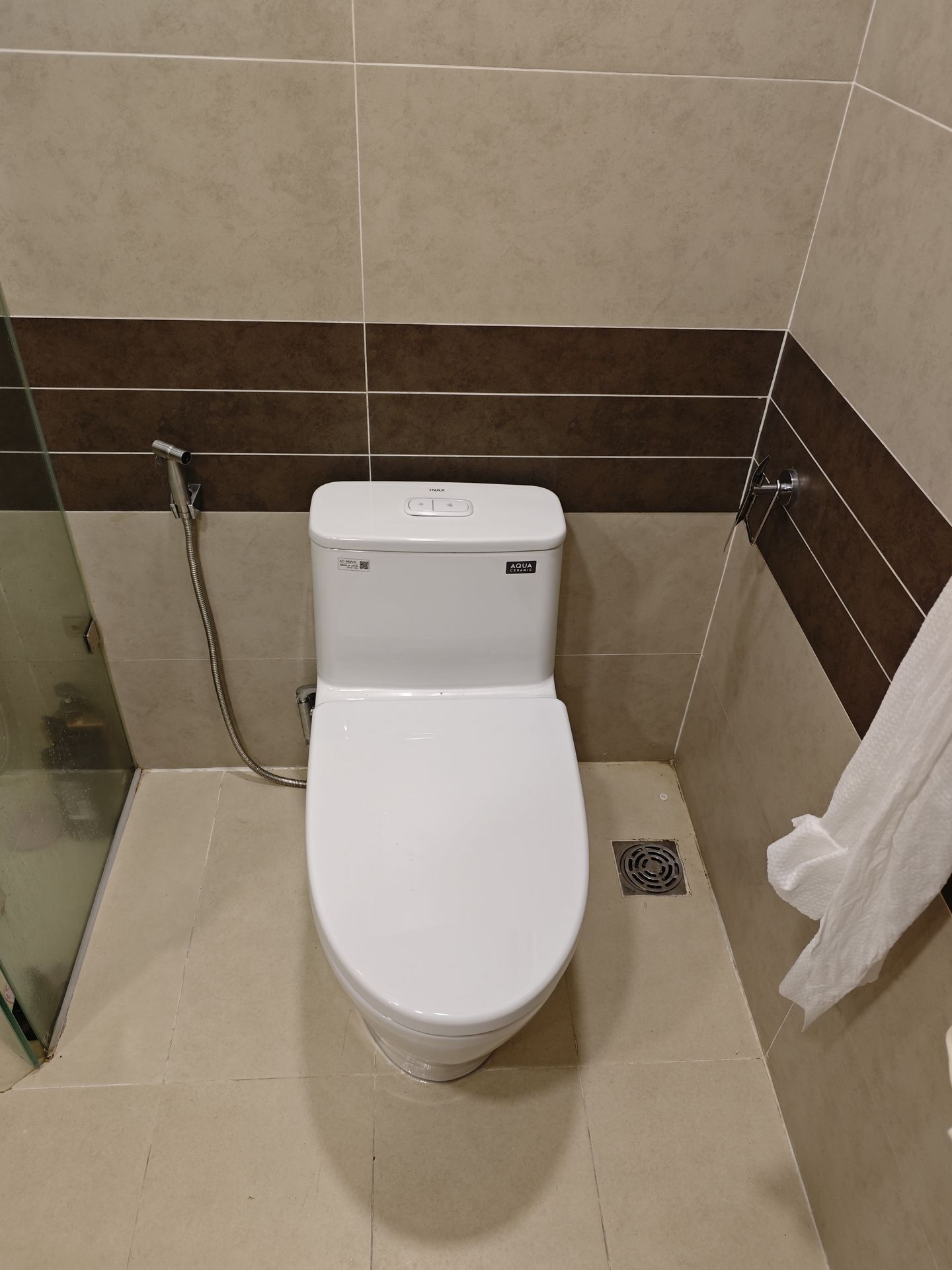 Đánh giá sản phẩm Bồn cầu 1 khối INAX AC-989VN (AC989VN) nắp đóng êm