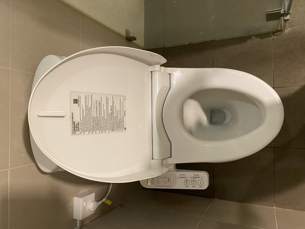 Đánh giá sản phẩm Nắp bồn cầu thông minh TOTO TCF23710AAA (W18) Washlet C2 cơ bản