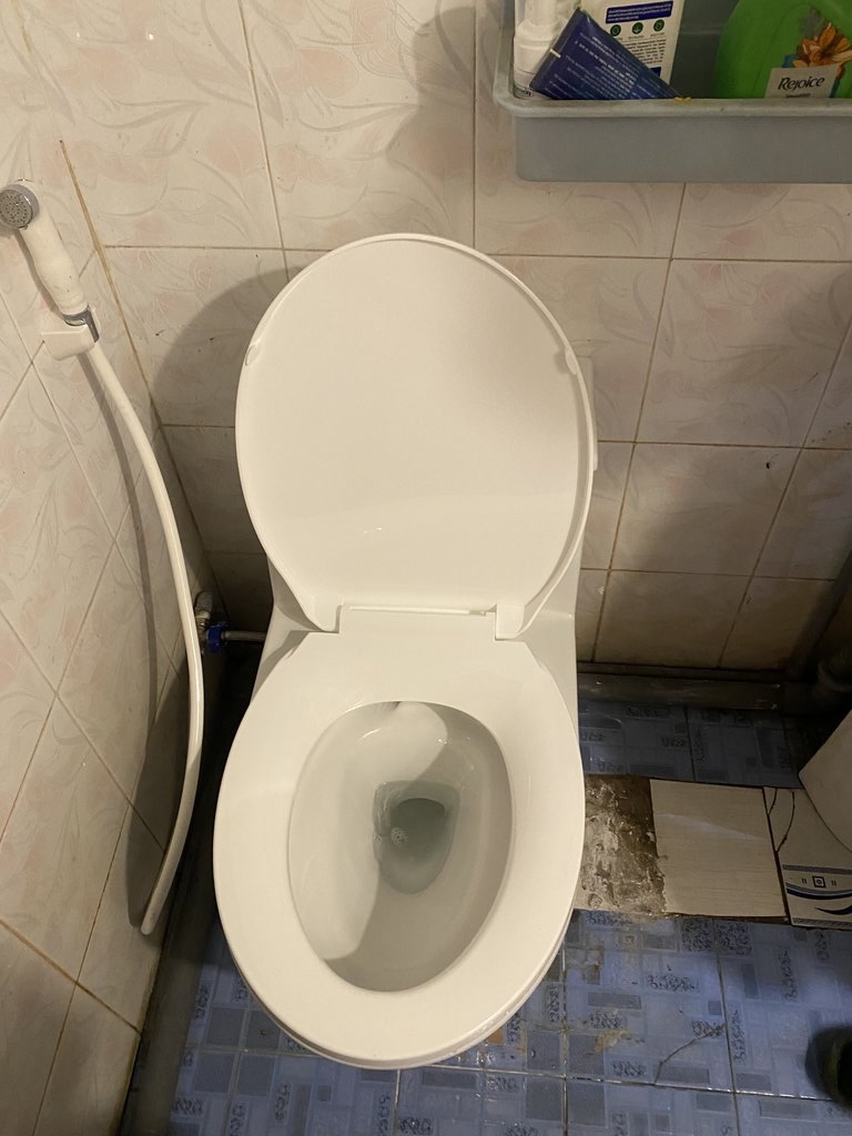 Đánh giá sản phẩm Bồn cầu 1 khối nắp êm Viglacera V823 (+ vòi xịt VG826)