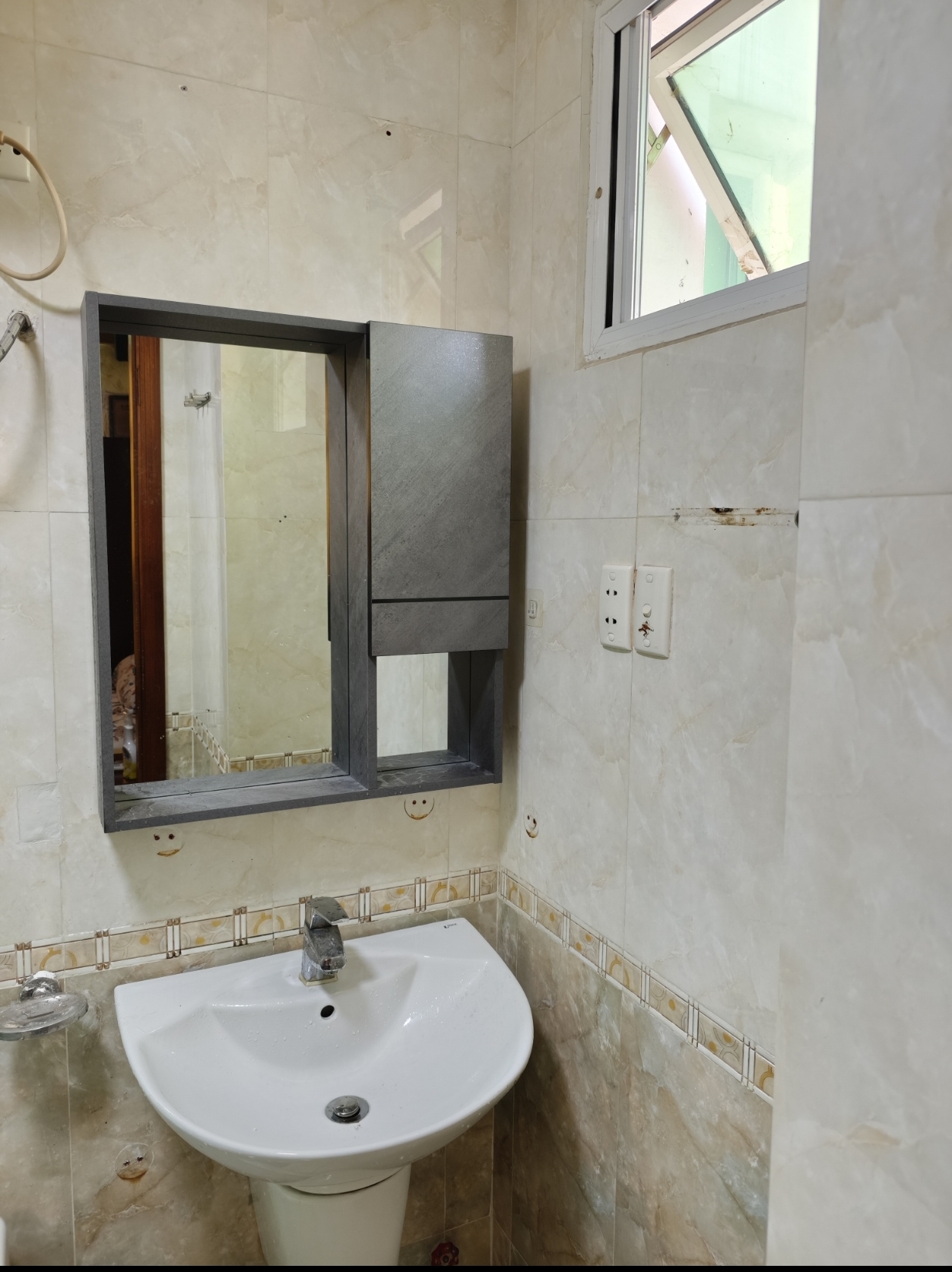 Đánh giá sản phẩm Tủ gương size 600mm MOWOEN MW6947-60M