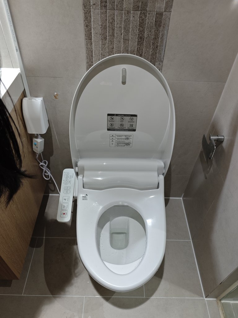 Đánh giá sản phẩm Nắp rửa điện tử thông minh INAX CW-H18VN (CWH18VN)