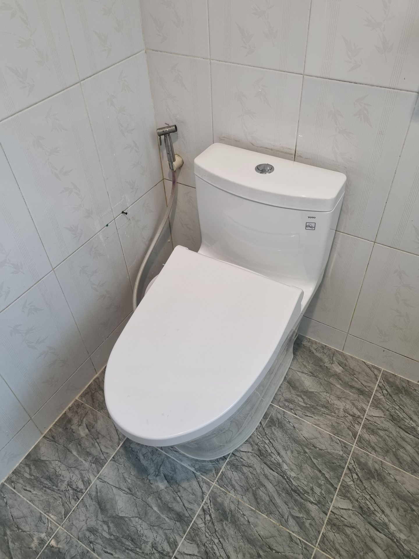 Đánh giá sản phẩm Bồn cầu TOTO MS889DRE4 1 khối nắp rửa cơ TCW1211A