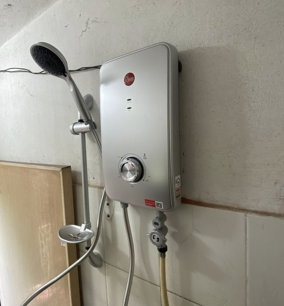 Đánh giá sản phẩm Máy nước nóng trực tiếp Rheem Performance Plus