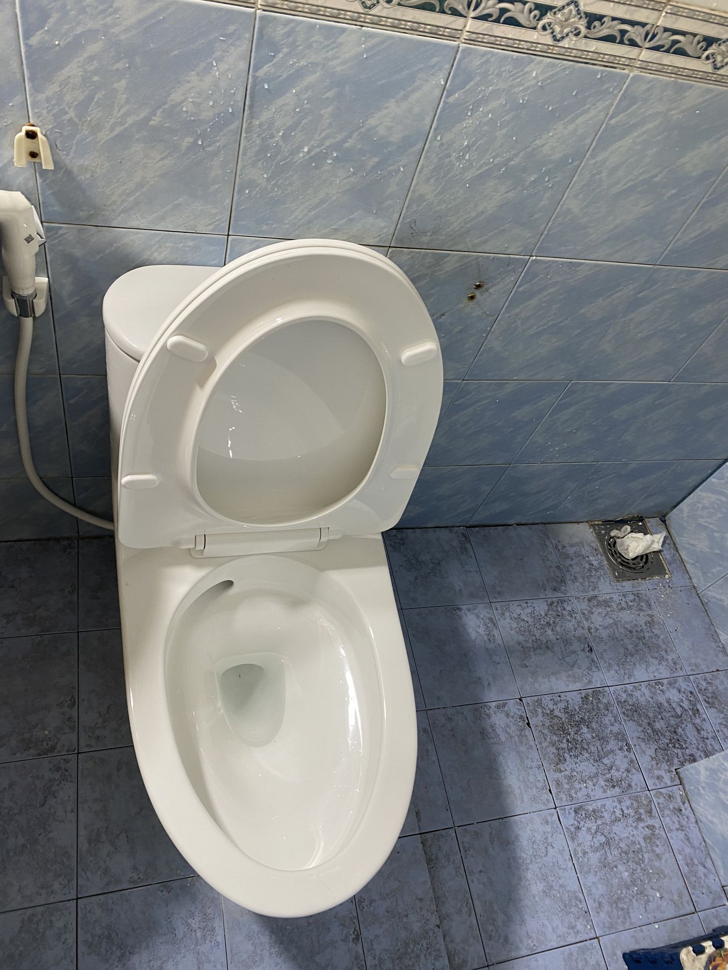 Đánh giá sản phẩm Bồn cầu 1 khối Viglacera V829 nắp êm (+ vòi xịt VG826)