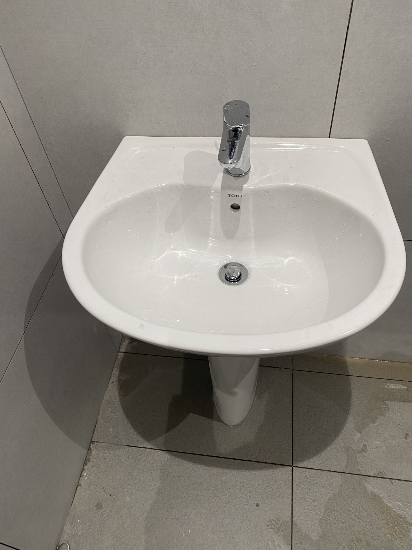 Đánh giá sản phẩm Vòi lavabo nóng lạnh LF TOTO TLS04301V
