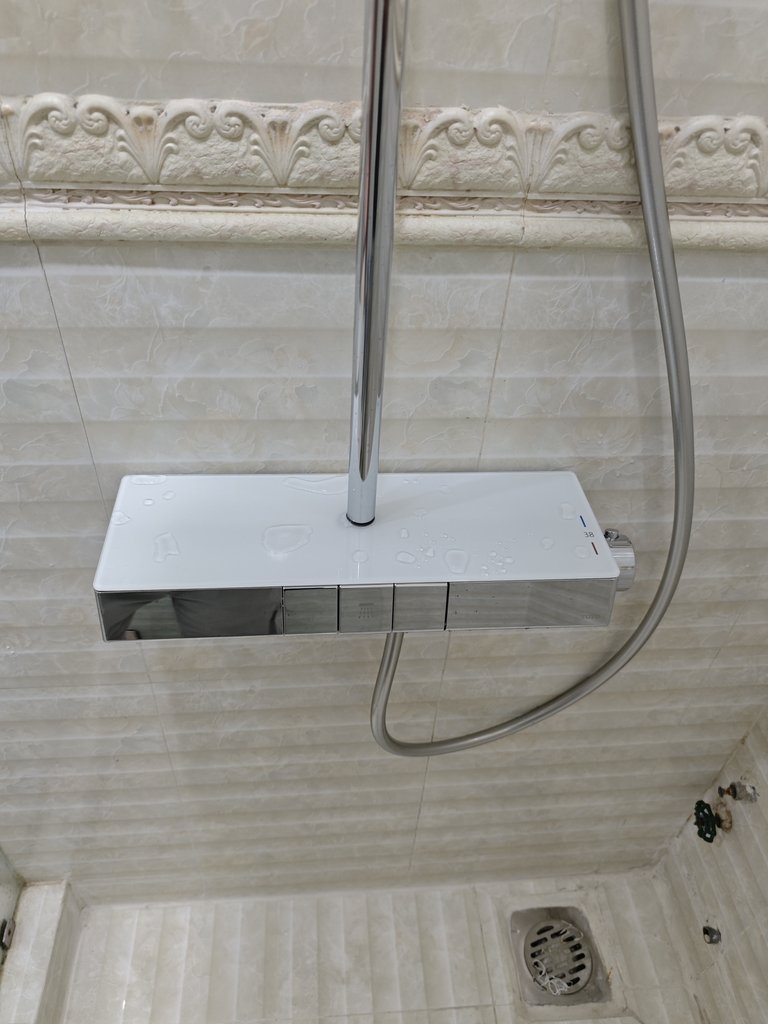 Đánh giá sản phẩm Sen cây nhiệt độ TOTO TBW12400V (kèm vòi xả bồn và kệ để đồ)