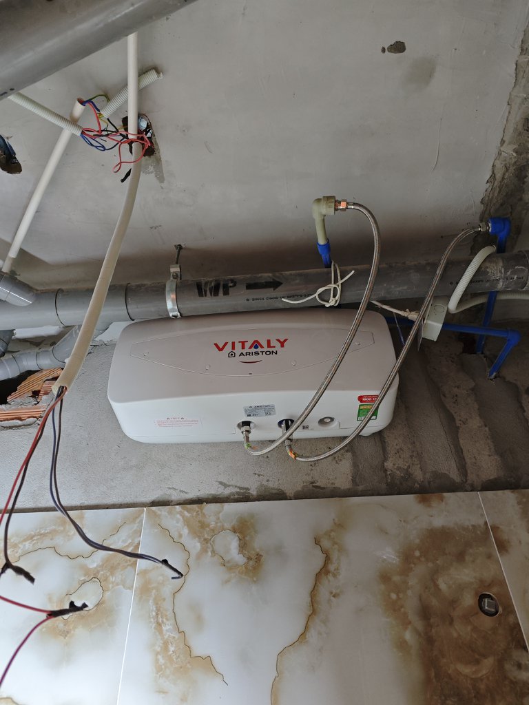 Đánh giá sản phẩm Máy nước nóng gián tiếp Vitaly Ariston