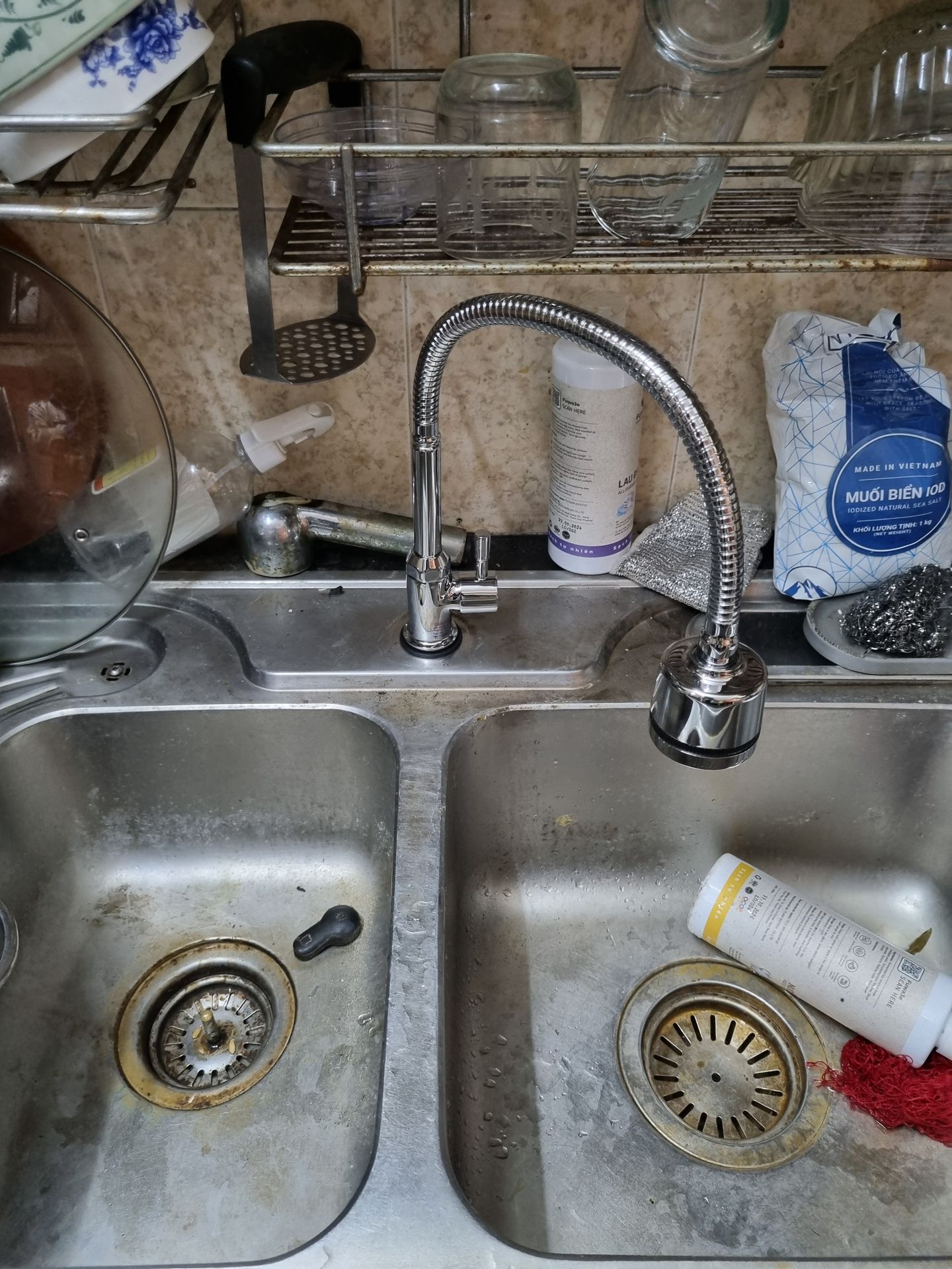 Đánh giá sản phẩm Vòi bếp lạnh thân mềm Caesar K025C