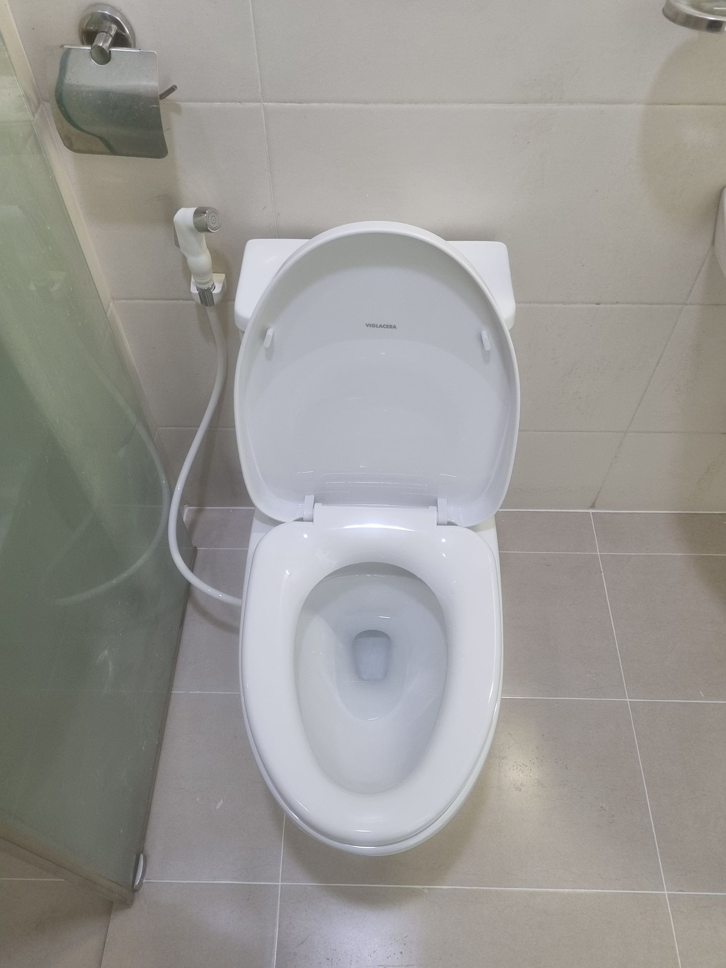 Đánh giá sản phẩm Bồn cầu 1 khối Viglacera V72-CAU nắp êm (+ vòi xịt VG826)