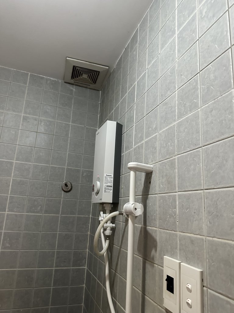 Đánh giá sản phẩm Máy nước nóng trực tiếp V-series 4.5kW Panasonic DH-4VP1VW