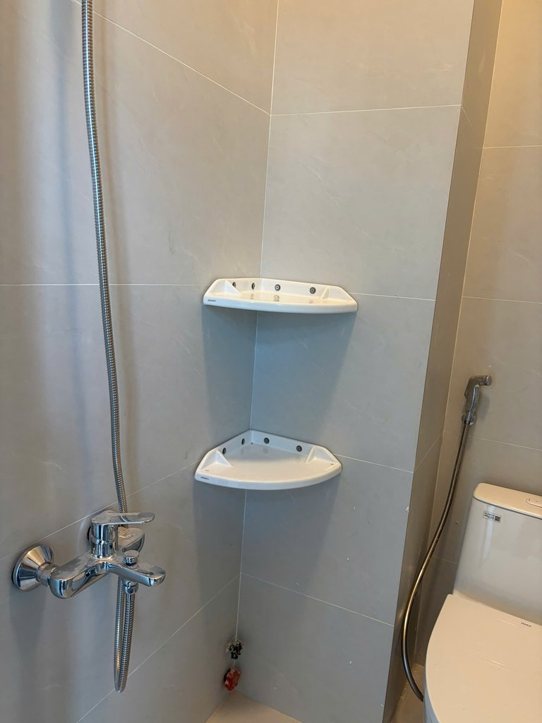 Đánh giá sản phẩm Kệ góc sứ Caesar Q999