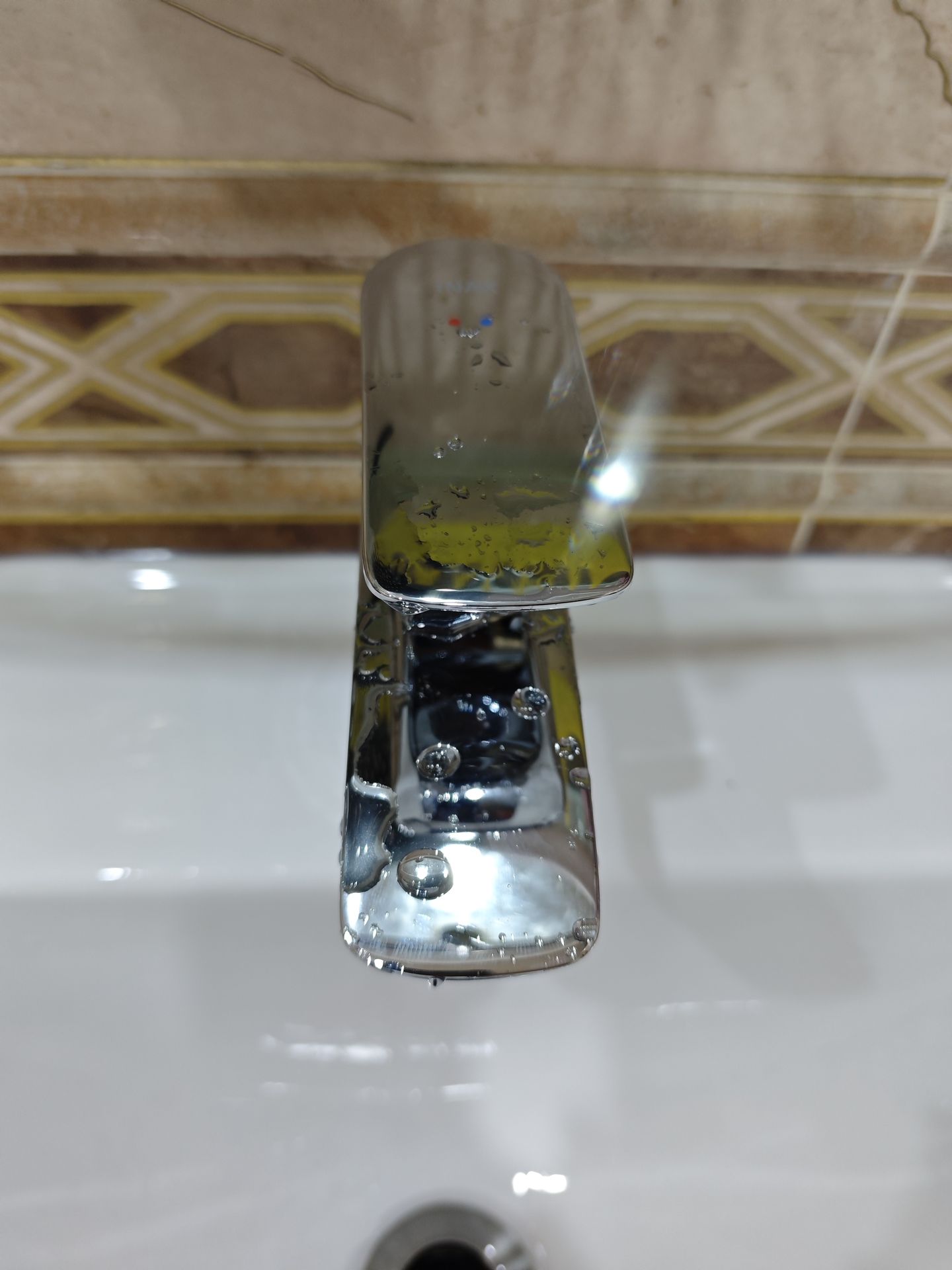 Đánh giá sản phẩm Vòi chậu lavabo nóng lạnh INAX LFV-612S (LFV612S)