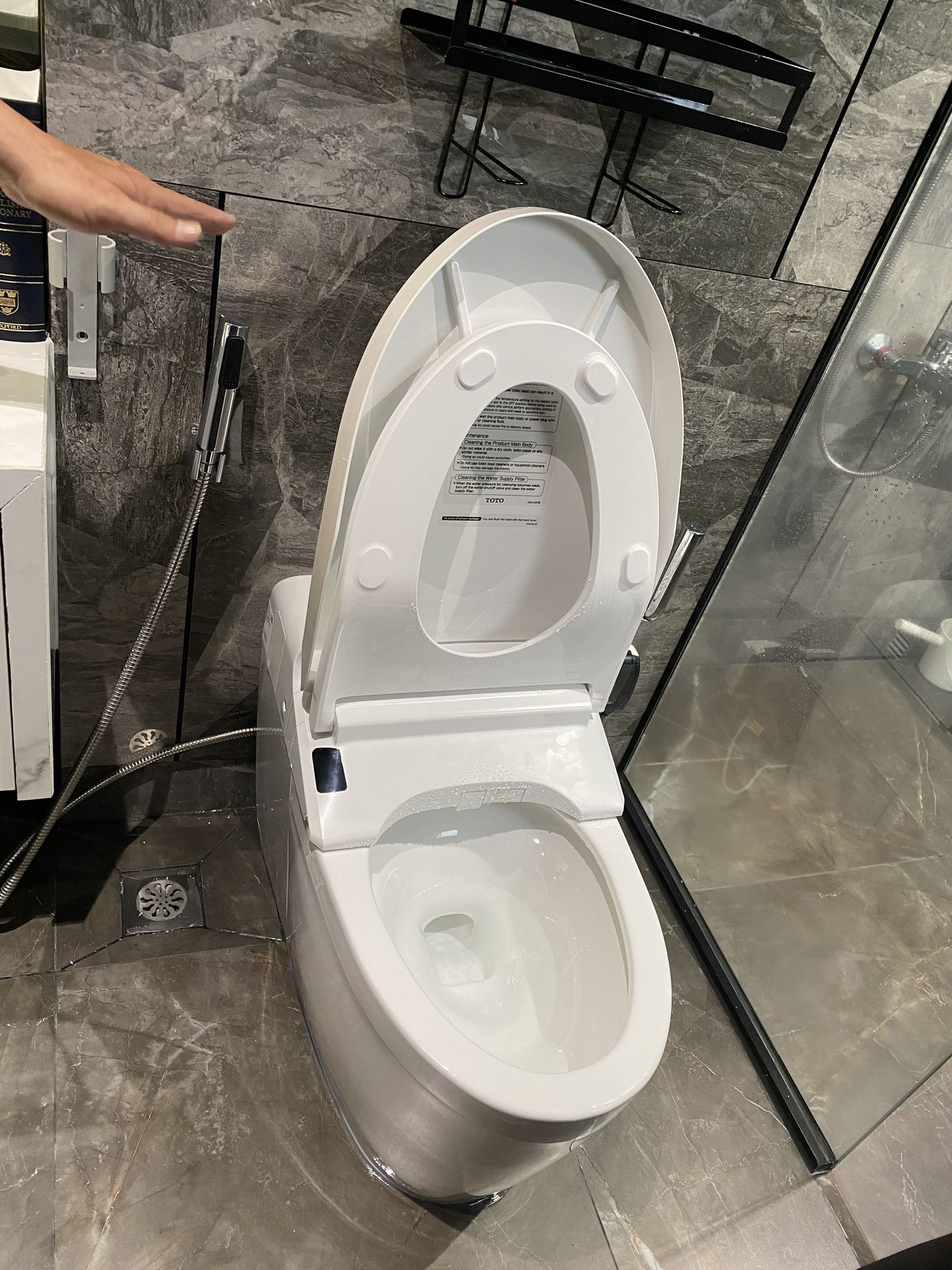 Đánh giá sản phẩm Bồn cầu thông minh Neorest DH TOTO CS988VT TCF9575Z T53P100VR