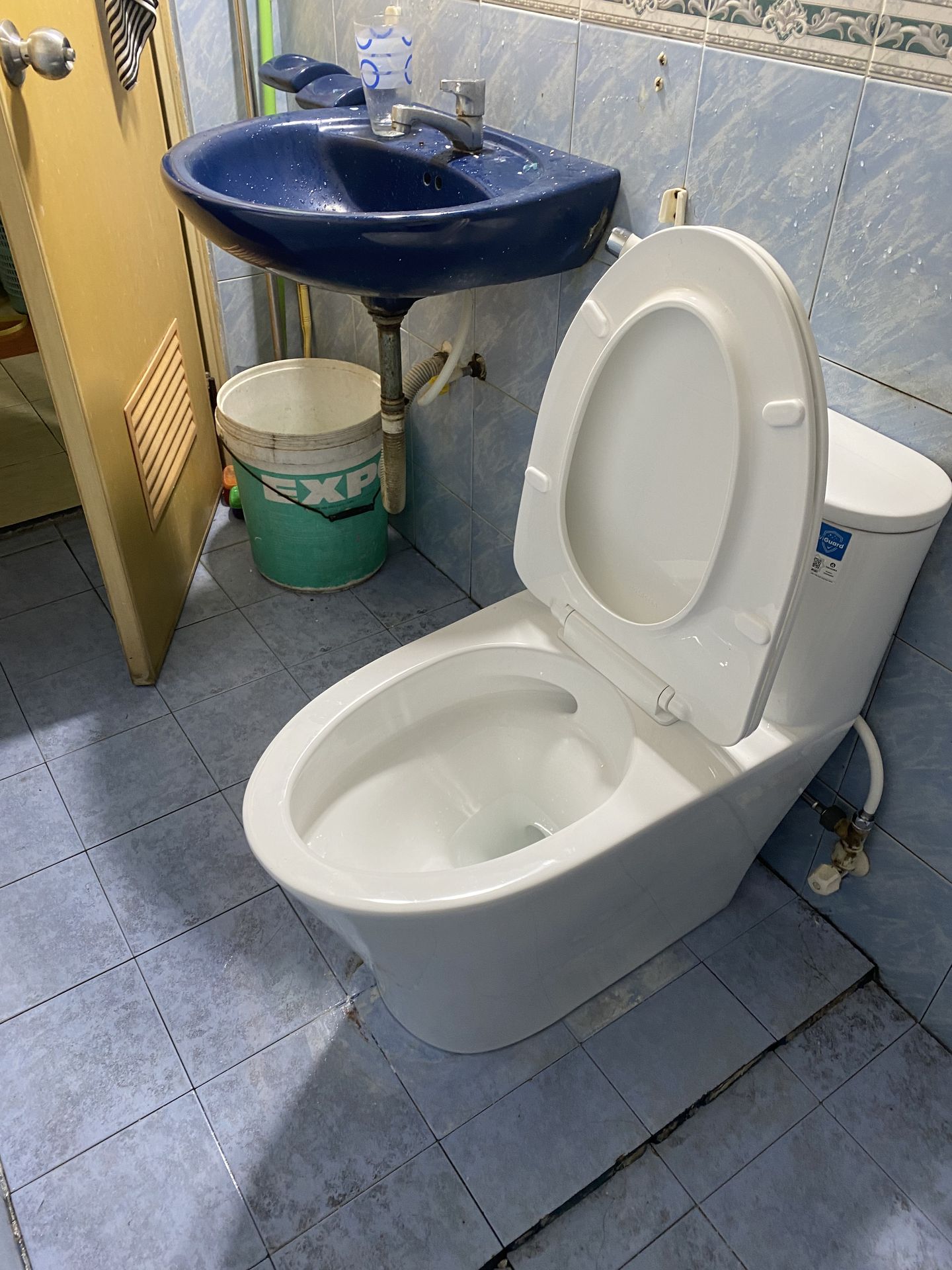 Đánh giá sản phẩm Bồn cầu 1 khối Viglacera V829 nắp êm (+ vòi xịt VG826)