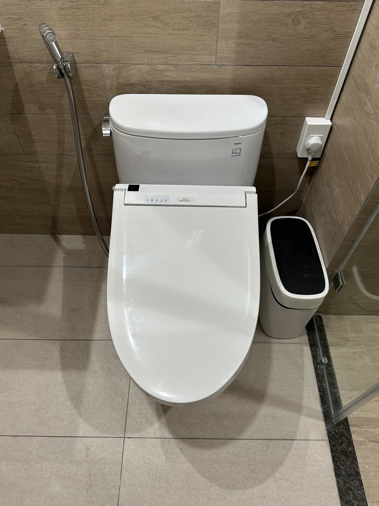 Đánh giá sản phẩm Bồn cầu TOTO MS887RW14 1 khối nắp điện tử Washlet C5 TCF24410AAA