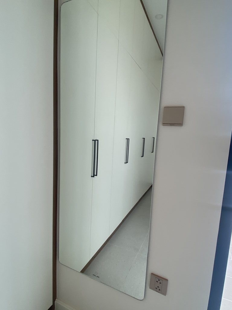 Đánh giá sản phẩm Gương soi toàn thân 60x160cm mài cạnh đứng GLS S00R70