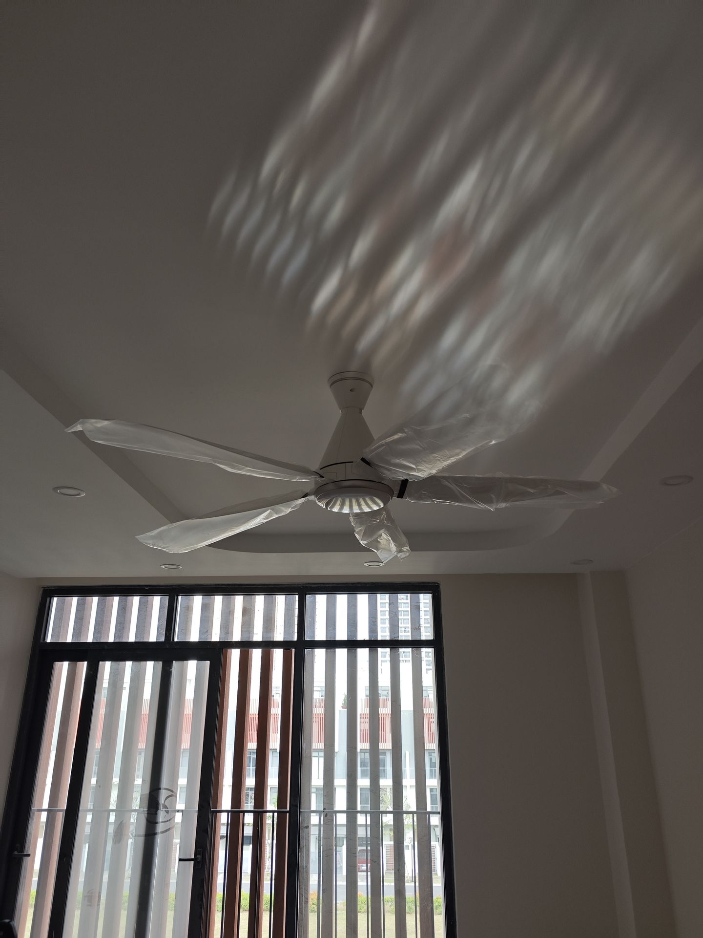 Đánh giá sản phẩm Quạt trần 5 cánh điều khiển từ xa Panasonic F-60GDN