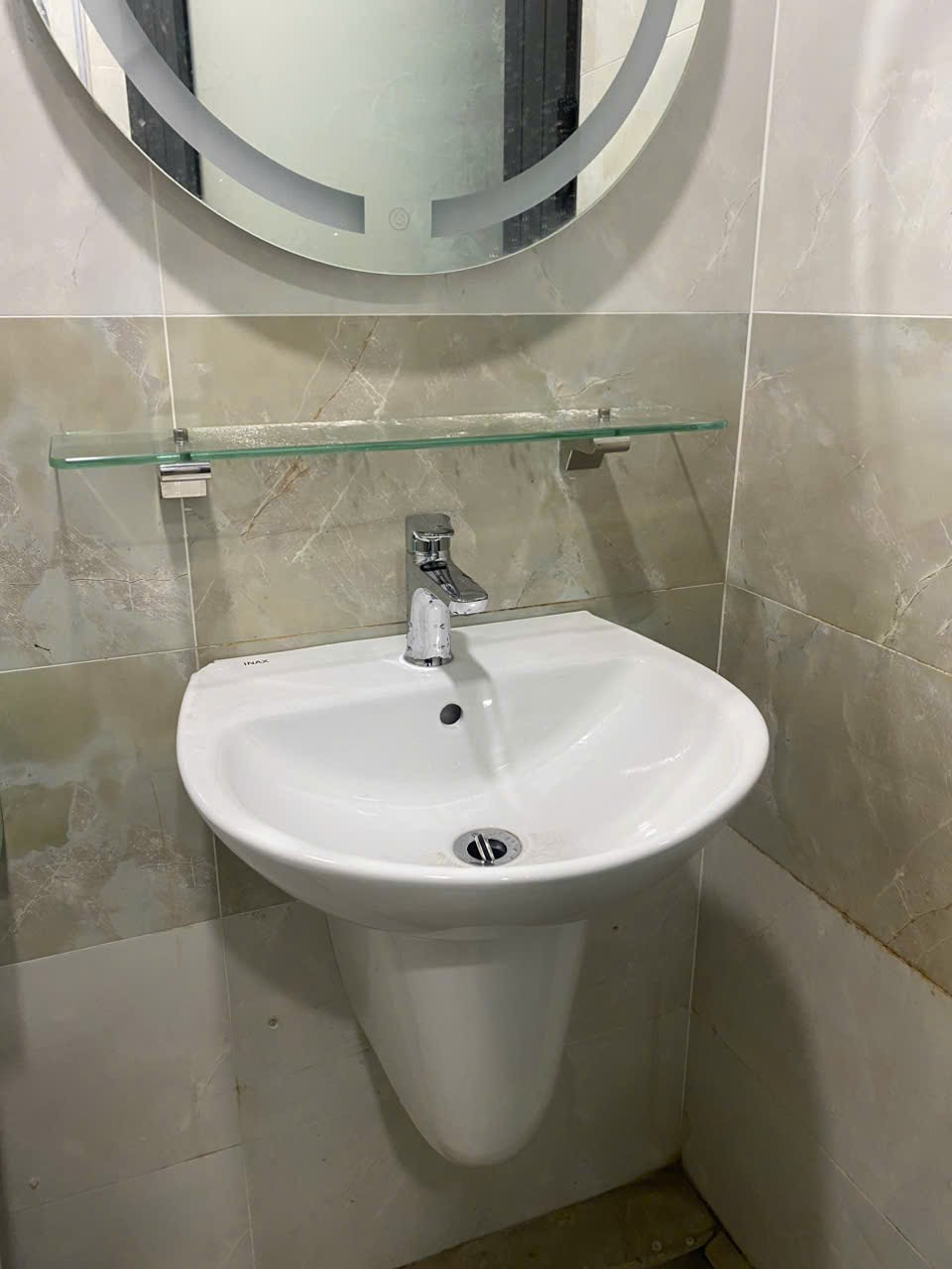 Đánh giá sản phẩm Kệ kính Caesar Q8800