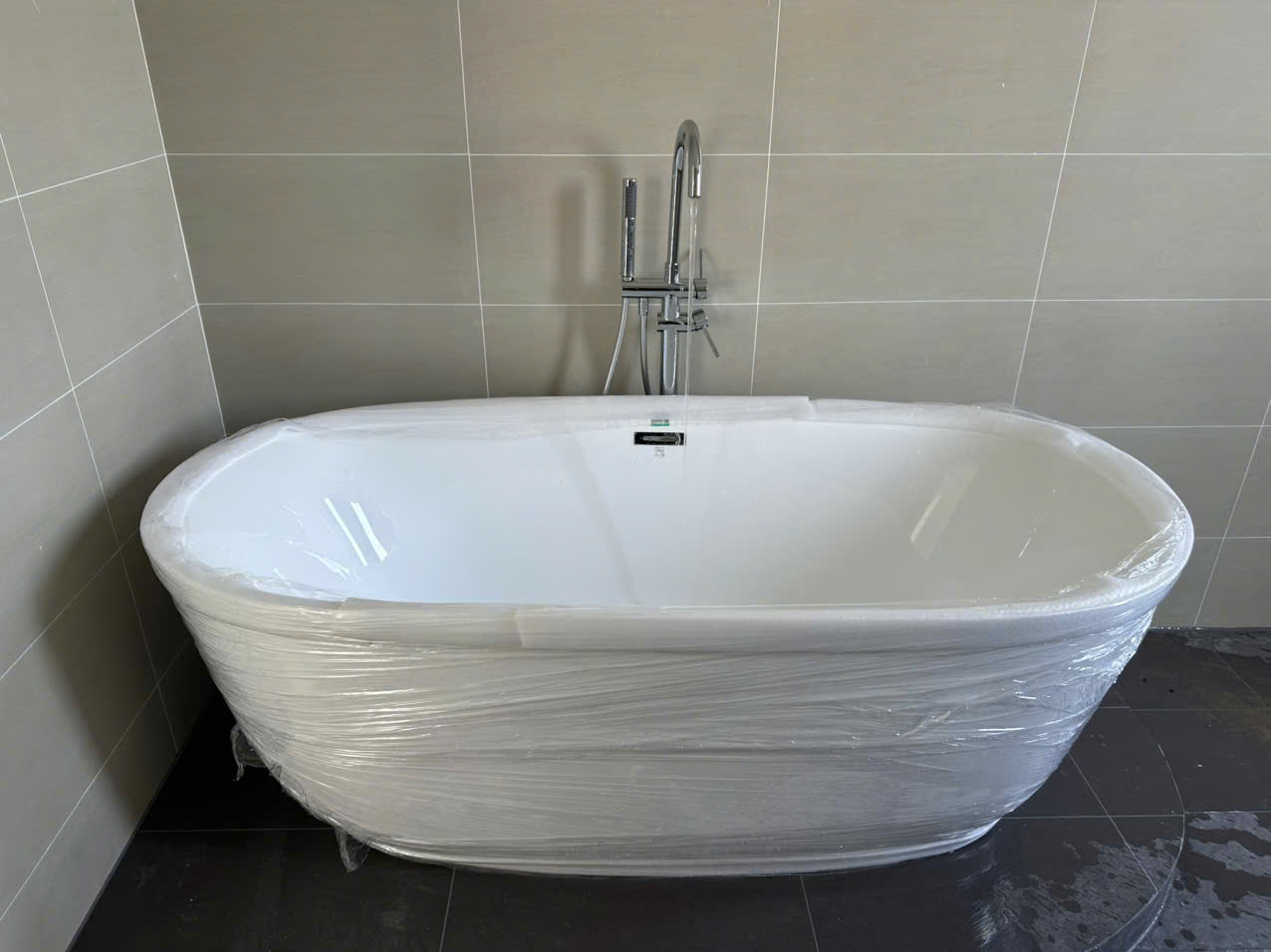 Đánh giá sản phẩm Bồn tắm đặt sàn 1.7m MOWOEN MW8223S-170