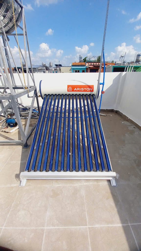 Đánh giá sản phẩm Máy nước nóng năng lượng mặt trời dạng ống Ariston ECO TUBE