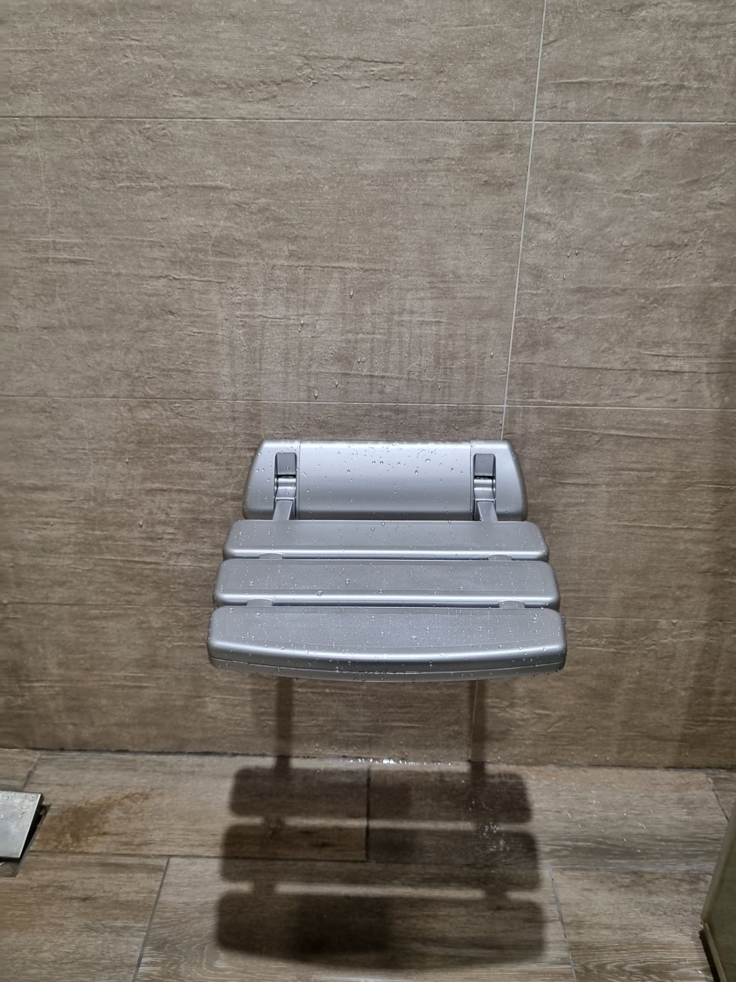 Đánh giá sản phẩm Ghế phòng tắm treo tường MANHATTAN MC-3