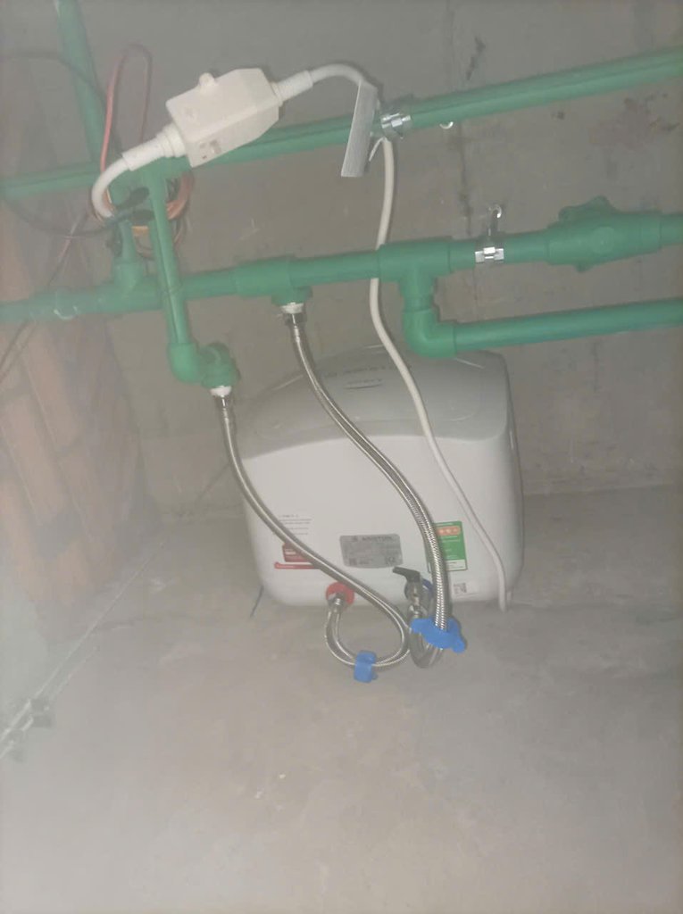 Đánh giá sản phẩm Máy nước nóng gián tiếp Vitaly Ariston