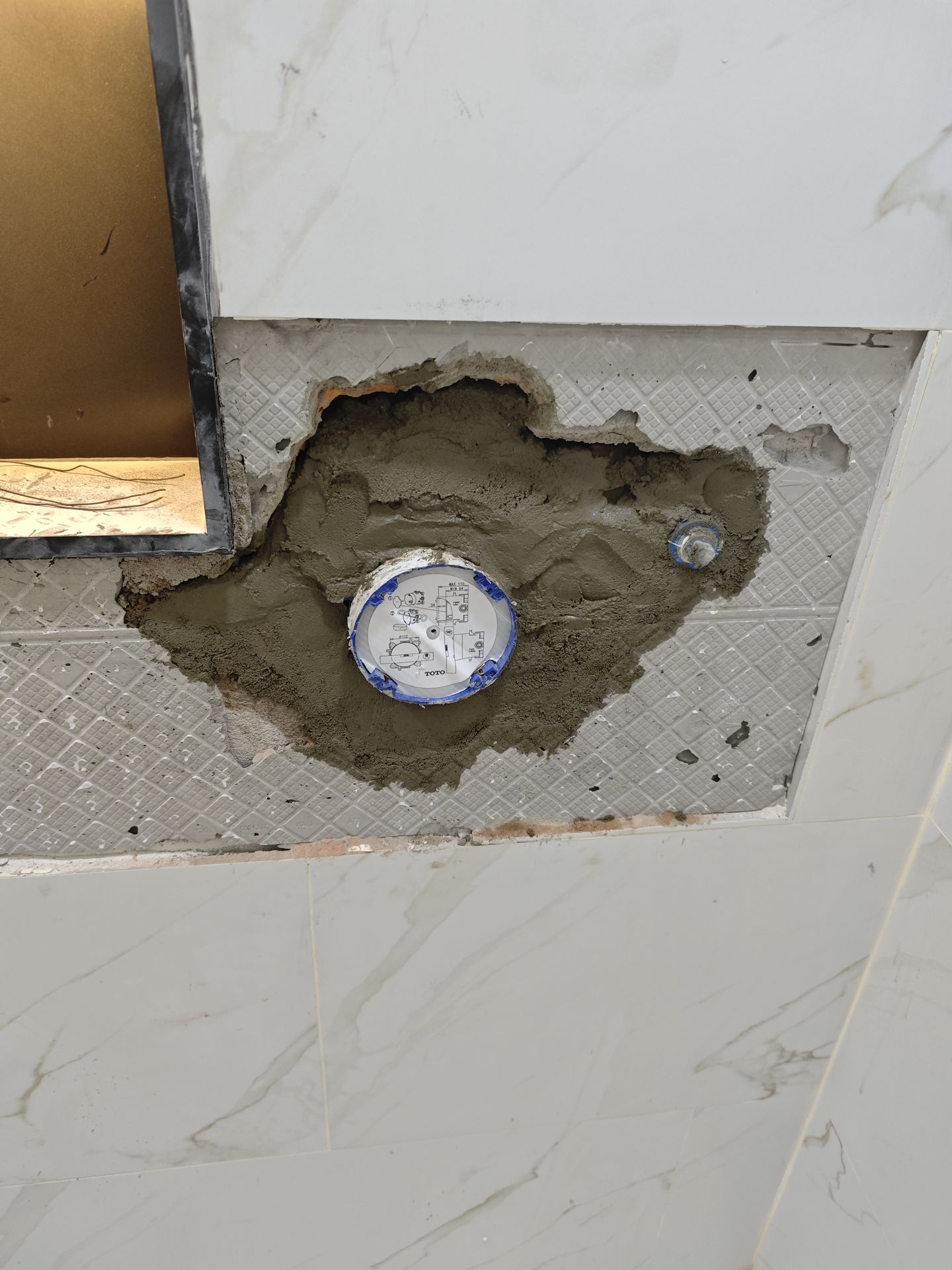 Đánh giá sản phẩm Van gật gù điều chỉnh nóng lạnh kèm nút chuyển hướng và phụ kiện âm tường TOTO TBG02304BA TBN01001B