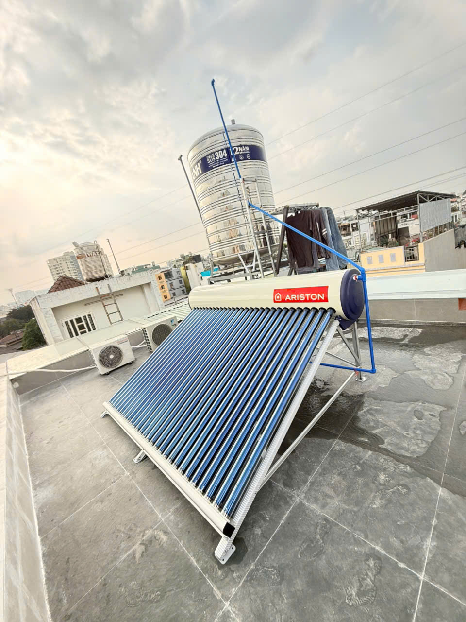 Đánh giá sản phẩm Máy nước nóng năng lượng mặt trời dạng ống Ariston ECO TUBE