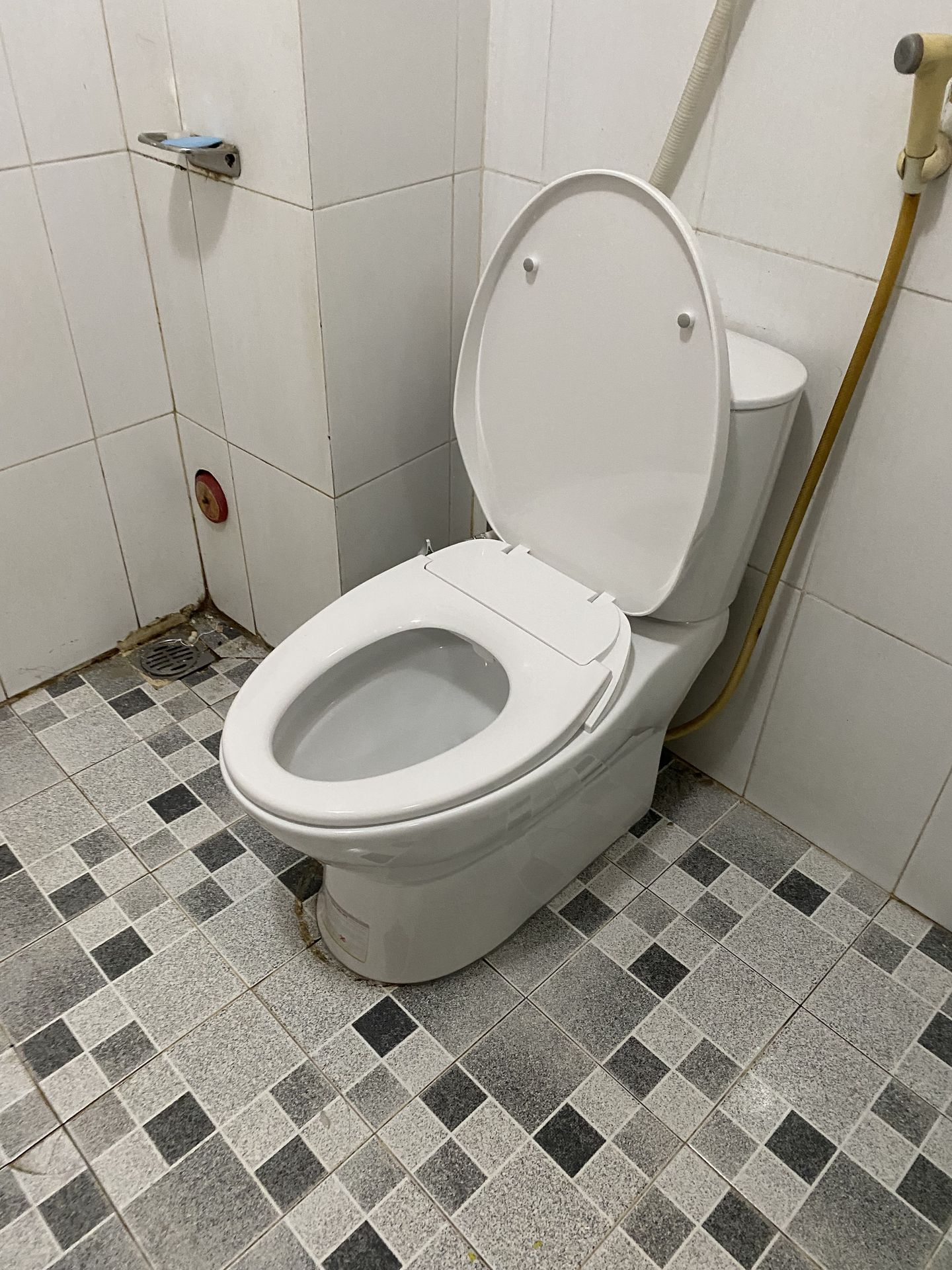 Đánh giá sản phẩm Bồn cầu 2 khối nắp rửa cơ Caesar CD1320 + TAF060