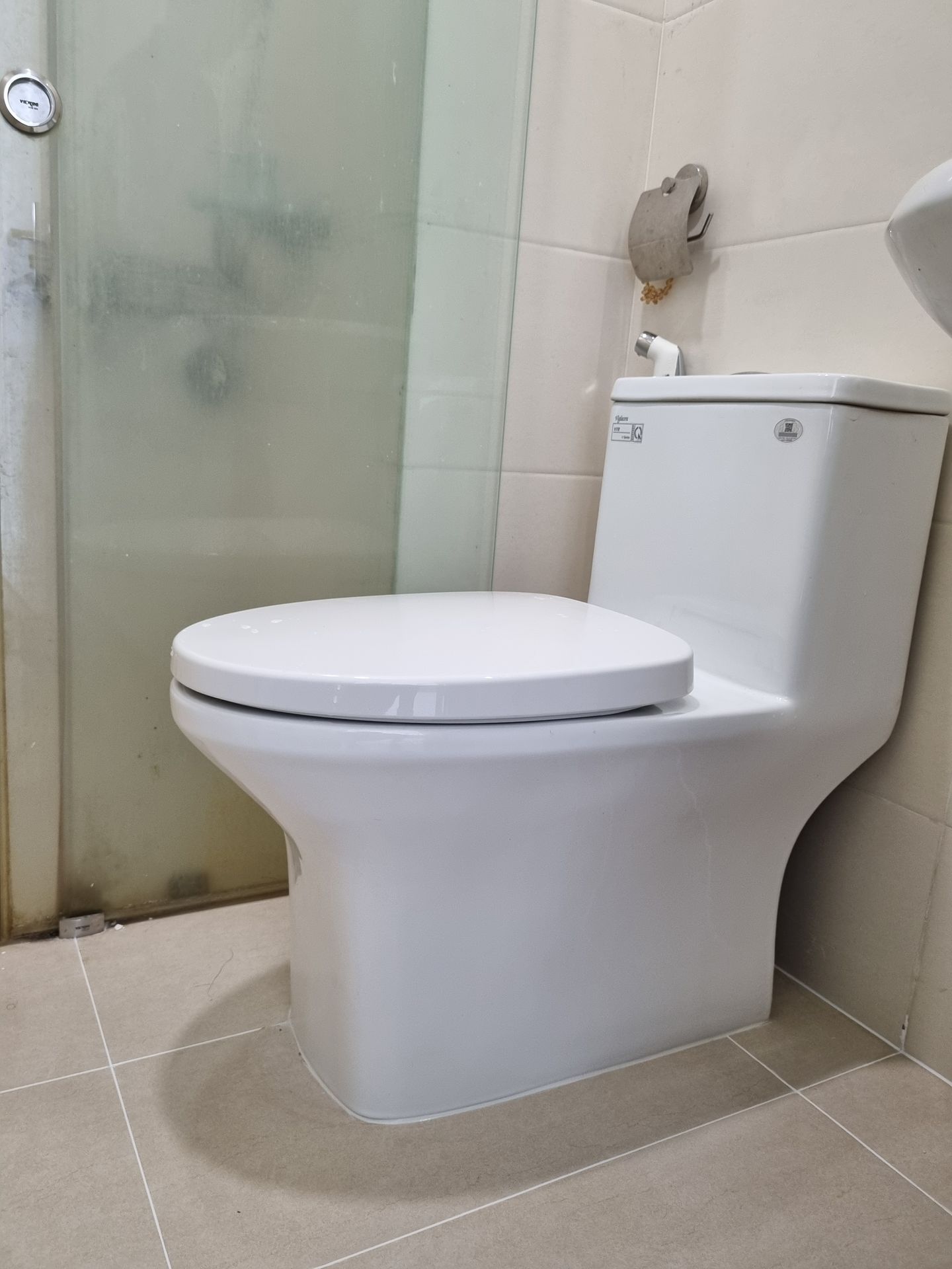 Đánh giá sản phẩm Bồn cầu 1 khối Viglacera V72-CAU nắp êm (+ vòi xịt VG826)