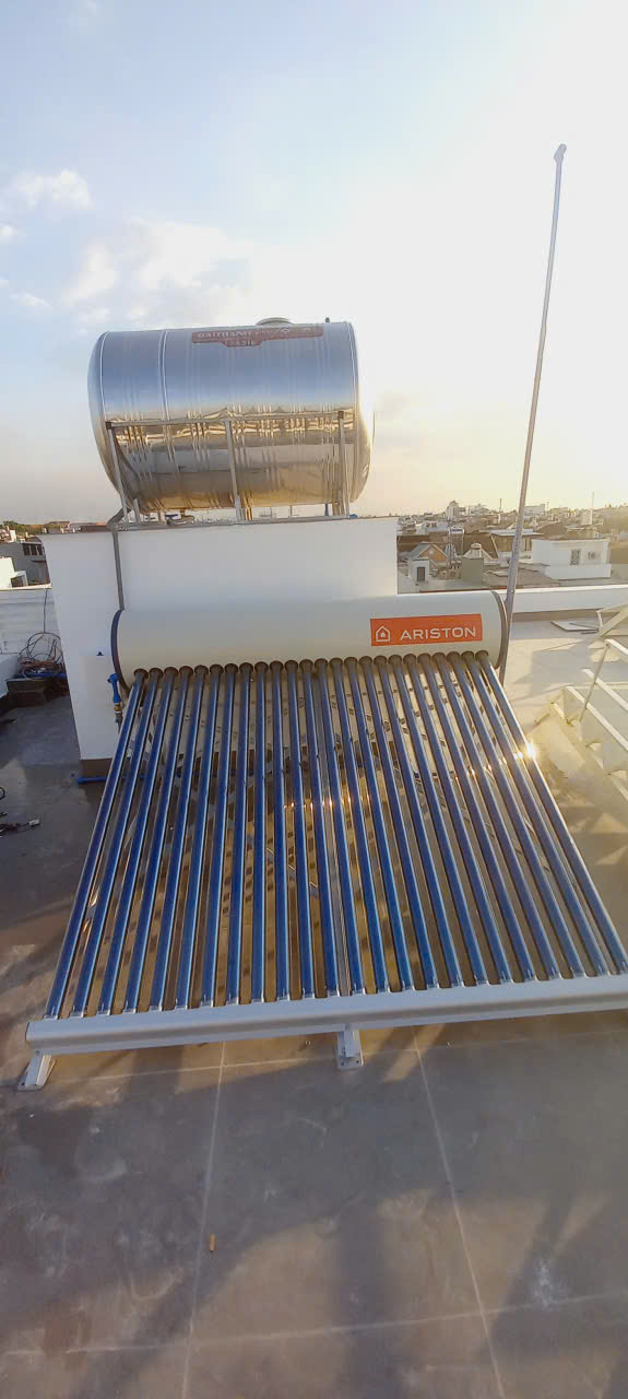 Đánh giá sản phẩm Bộ hỗ trợ nhiệt cho máy nước nóng năng lượng mặt trời dạng ống Ariston PC-3-E