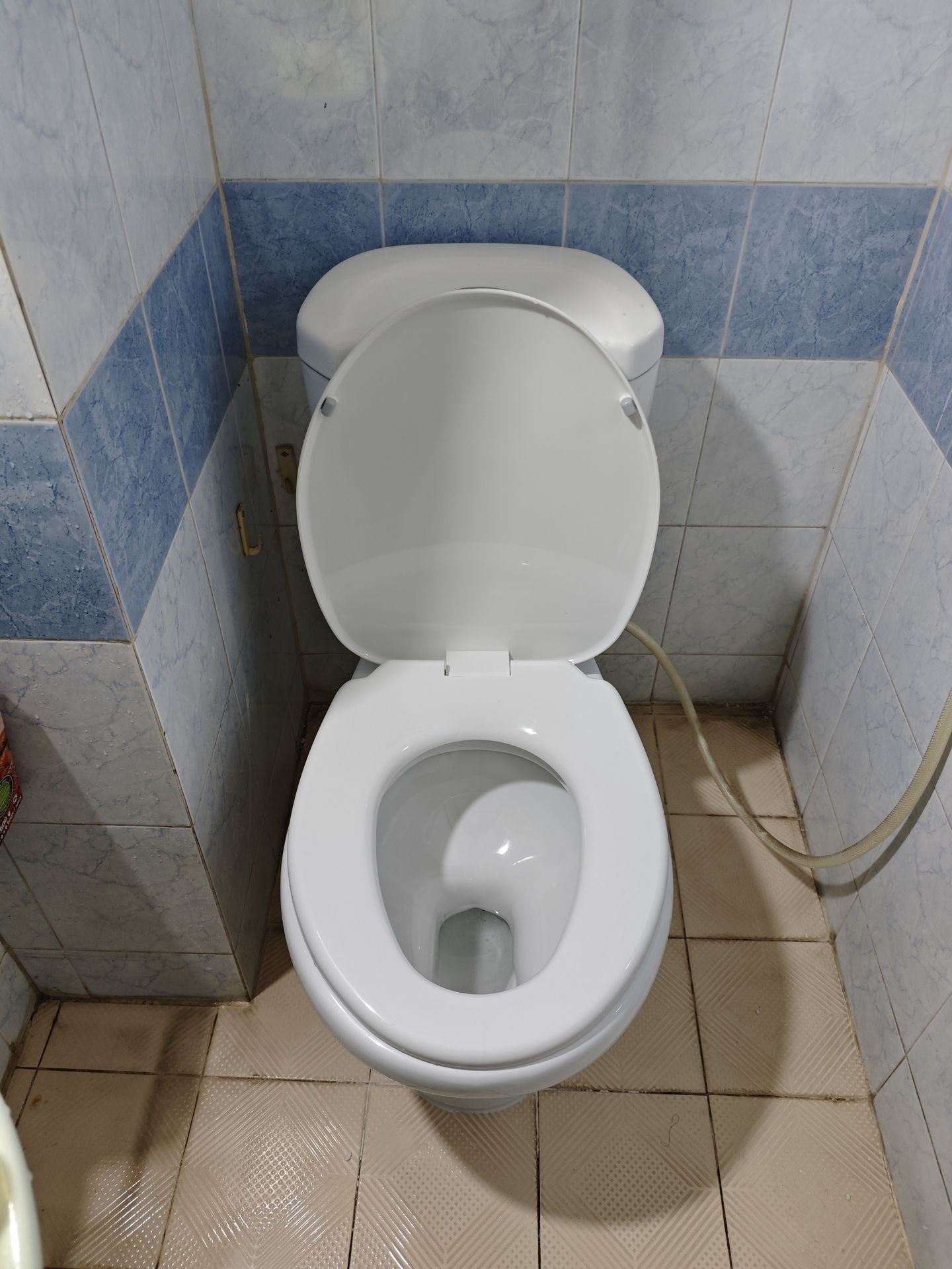 Đánh giá sản phẩm Bồn cầu 2 khối Viglacera VI88 nắp thường / nắp êm