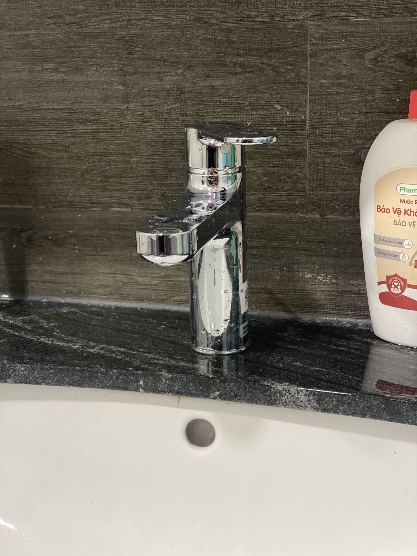 Đánh giá sản phẩm Vòi lavabo nóng lạnh TOTO TLS06301V1