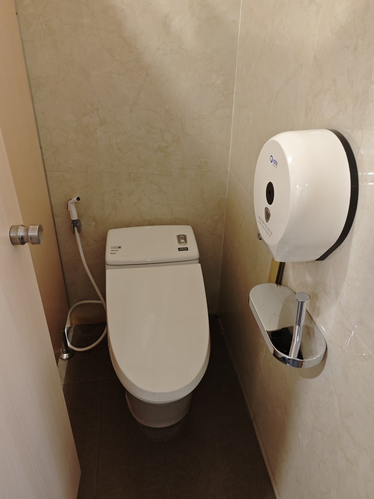 Đánh giá sản phẩm Bồn cầu 1 khối INAX AC-1008VRN (AC1008VRN) nắp đóng êm