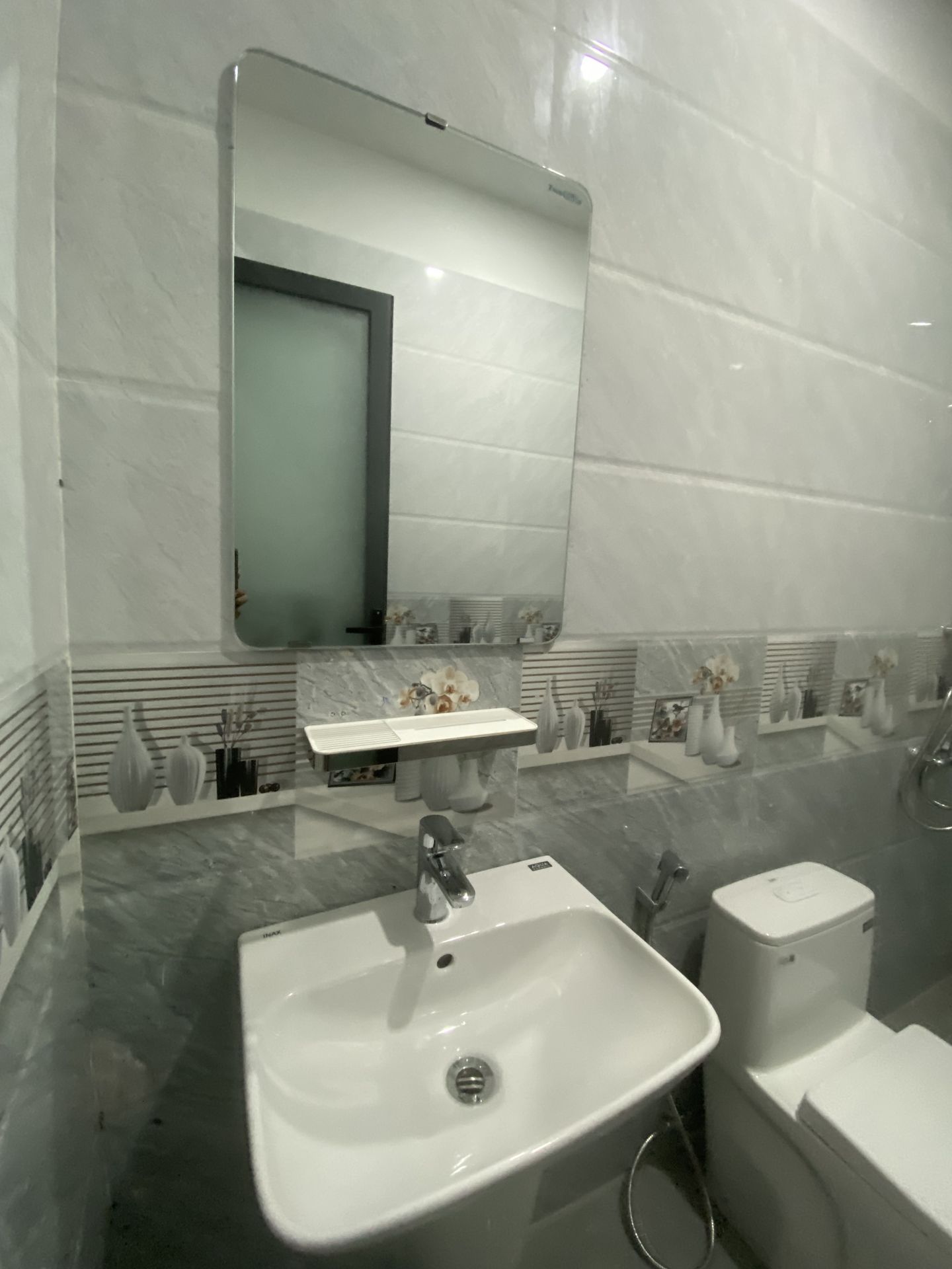 Đánh giá sản phẩm Vòi chậu lavabo lạnh INAX LFV-22S (LFV22S)