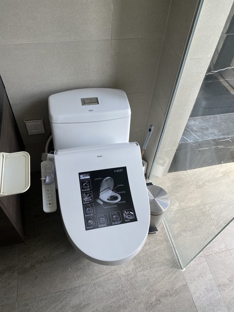 Đánh giá sản phẩm Nắp rửa điện tử thông minh INAX CW-H18VN (CWH18VN)